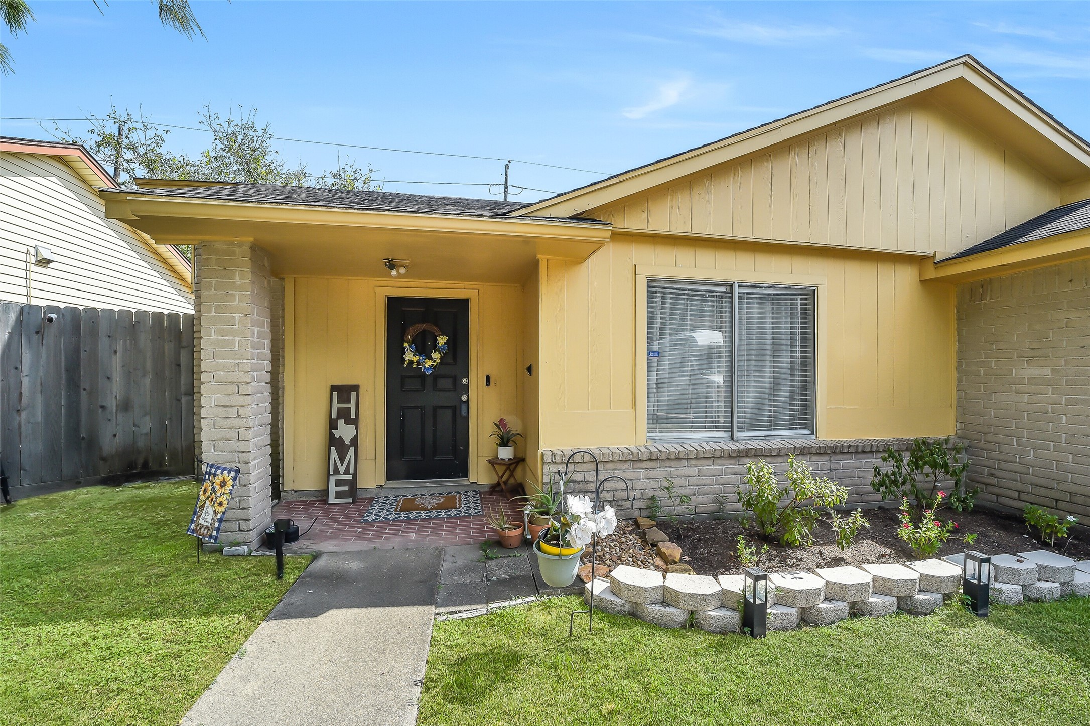 23819 Silversmith Lane Property Photo 2