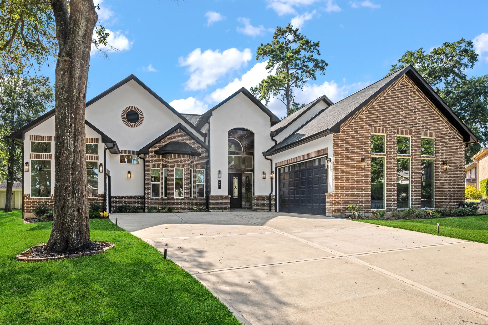 243 Teewood Court Property Photo 2