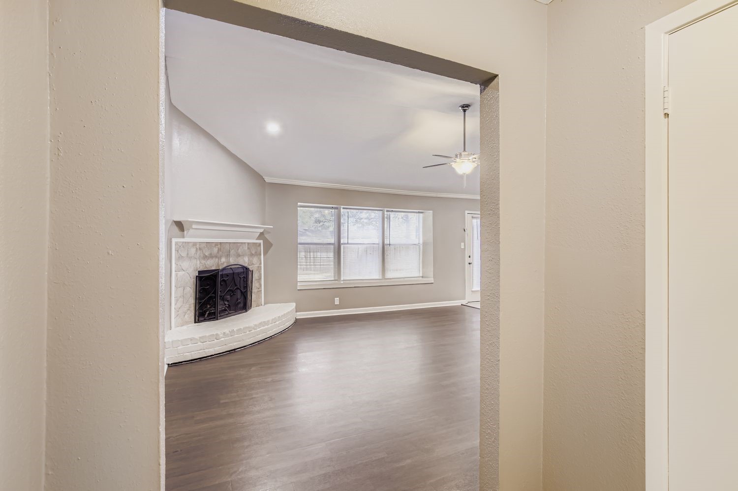 5607 Circlegate Drive Property Photo 4