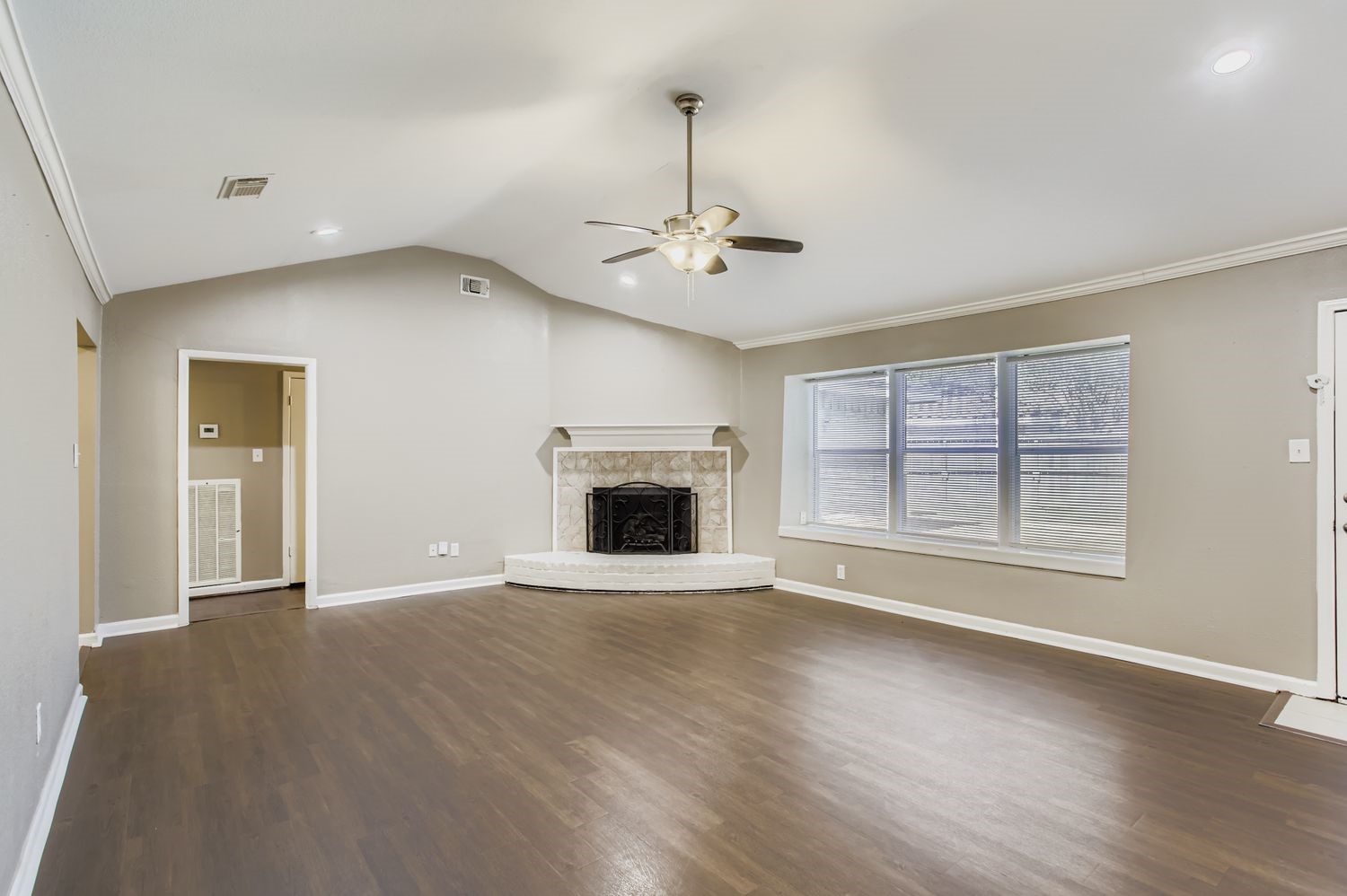 5607 Circlegate Drive Property Photo 6