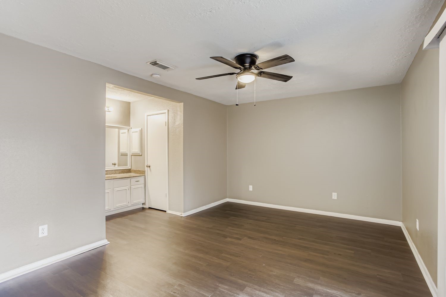 5607 Circlegate Drive Property Photo 10