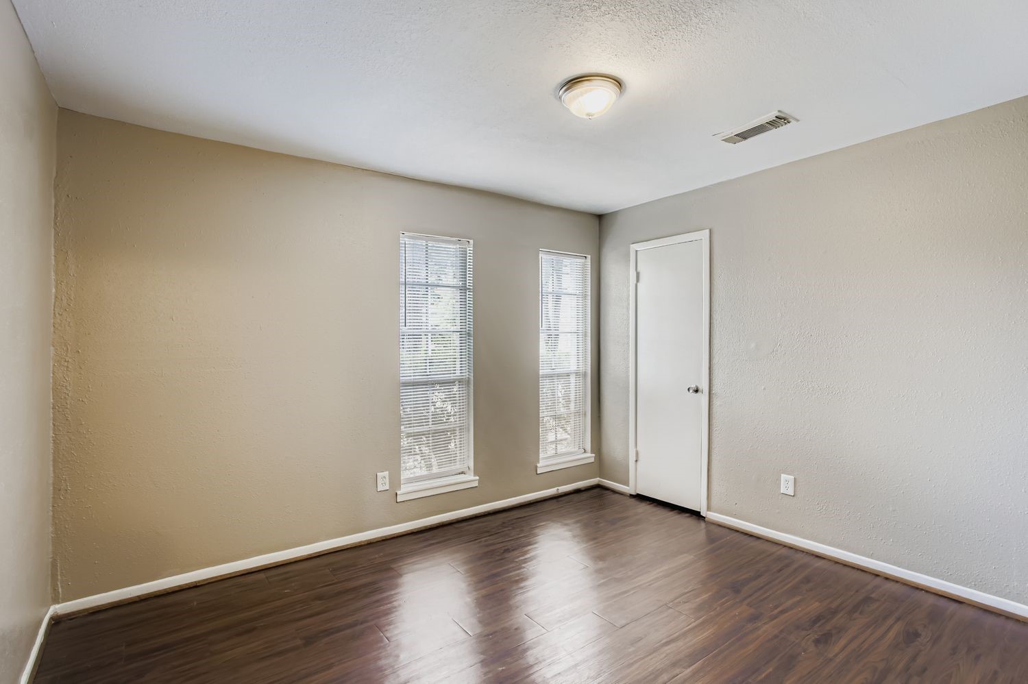 5607 Circlegate Drive Property Photo 15