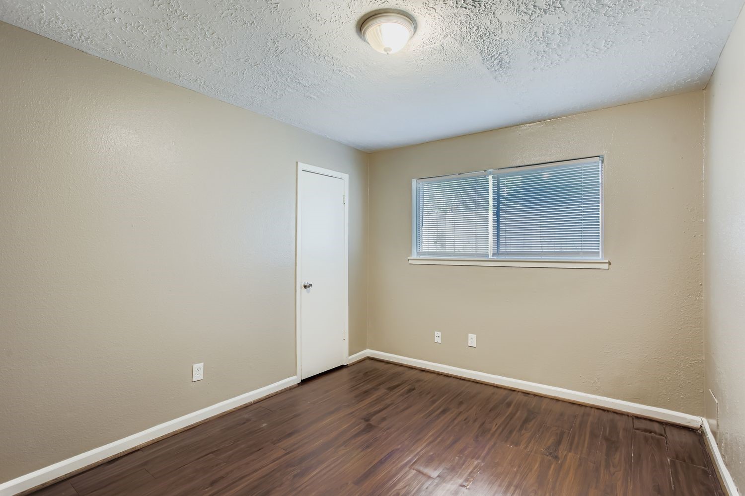 5607 Circlegate Drive Property Photo 17
