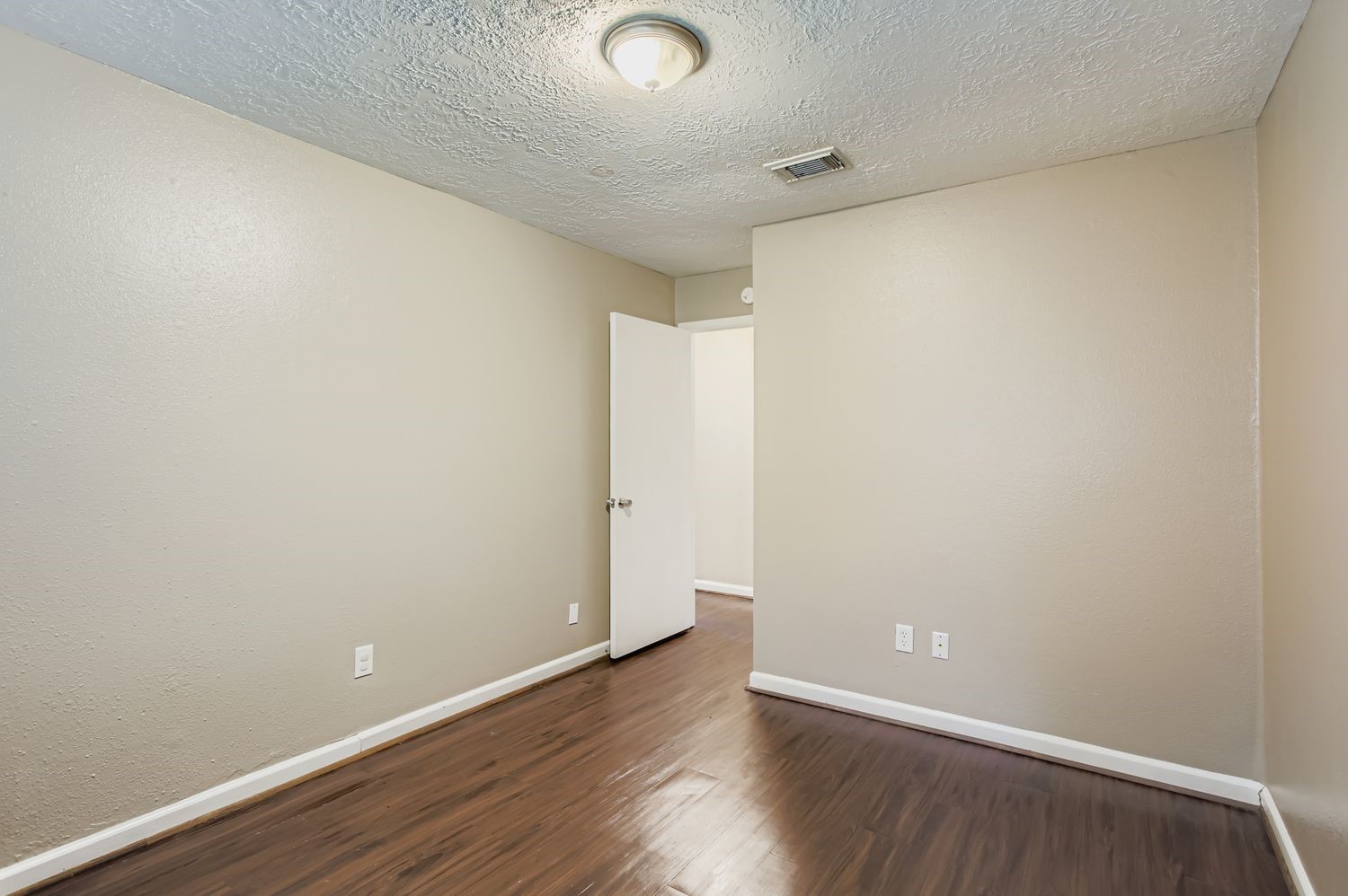 5607 Circlegate Drive Property Photo 18