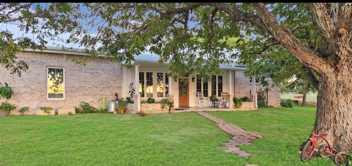 972 Fm 957 Property Photo 1