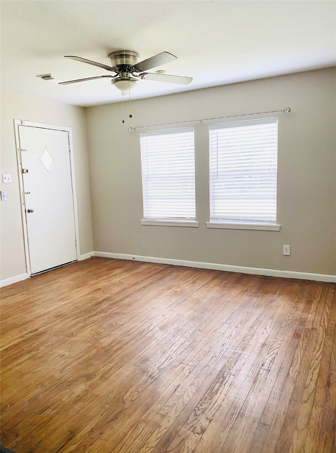 2504 W Shane Street Property Photo 3
