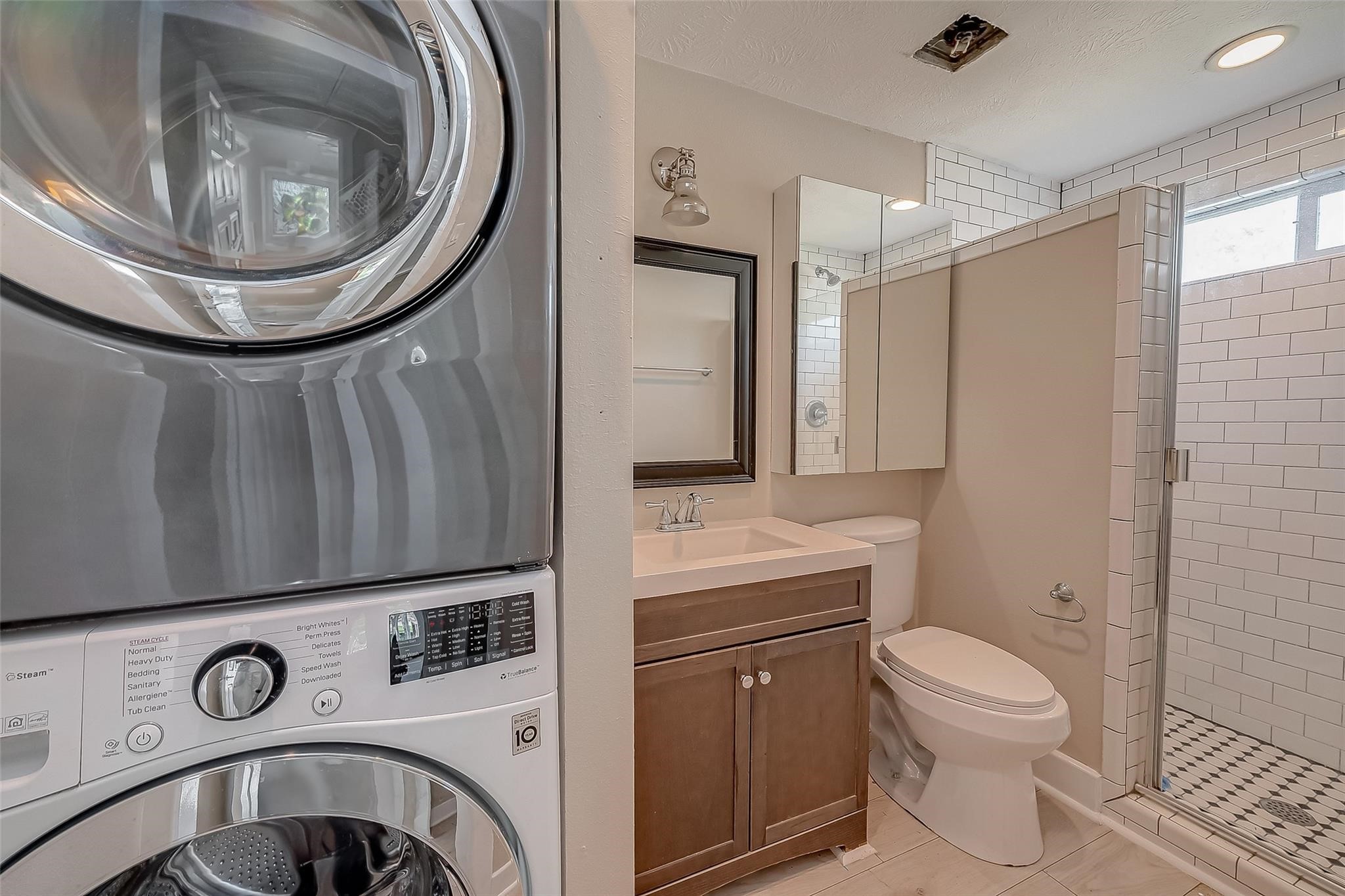 1110 E 24th Street B Property Photo 14