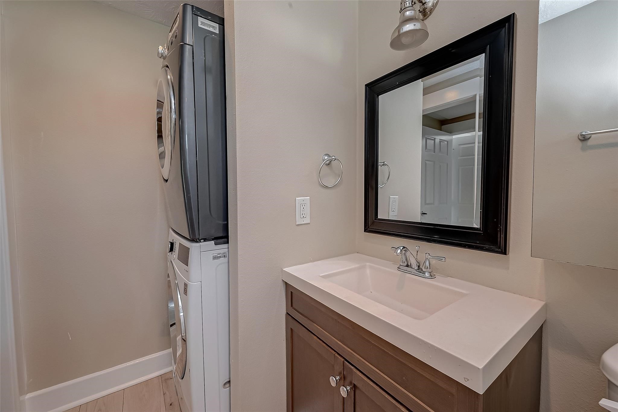 1110 E 24th Street B Property Photo 16