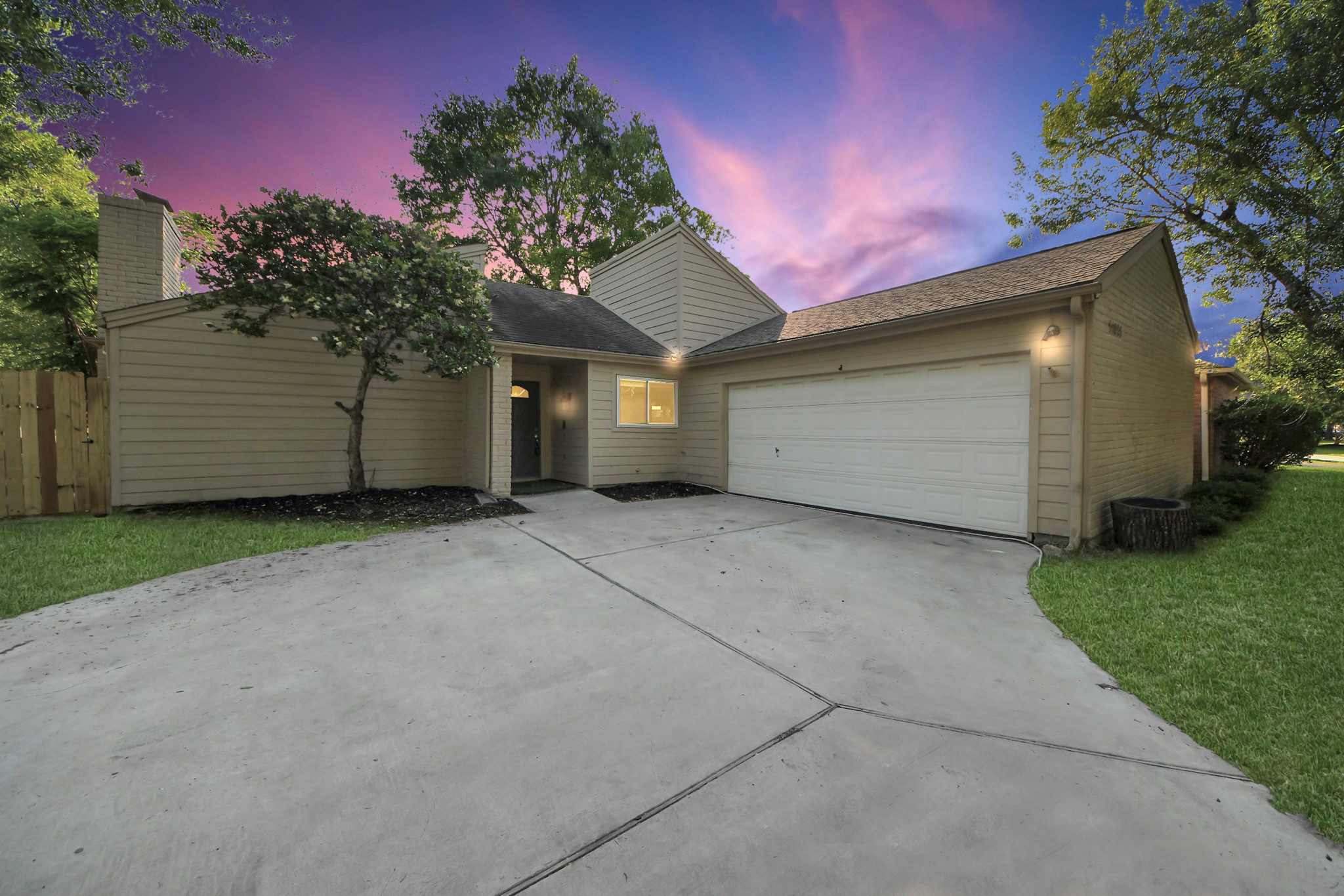11923 Briar Forest Drive Property Photo 1