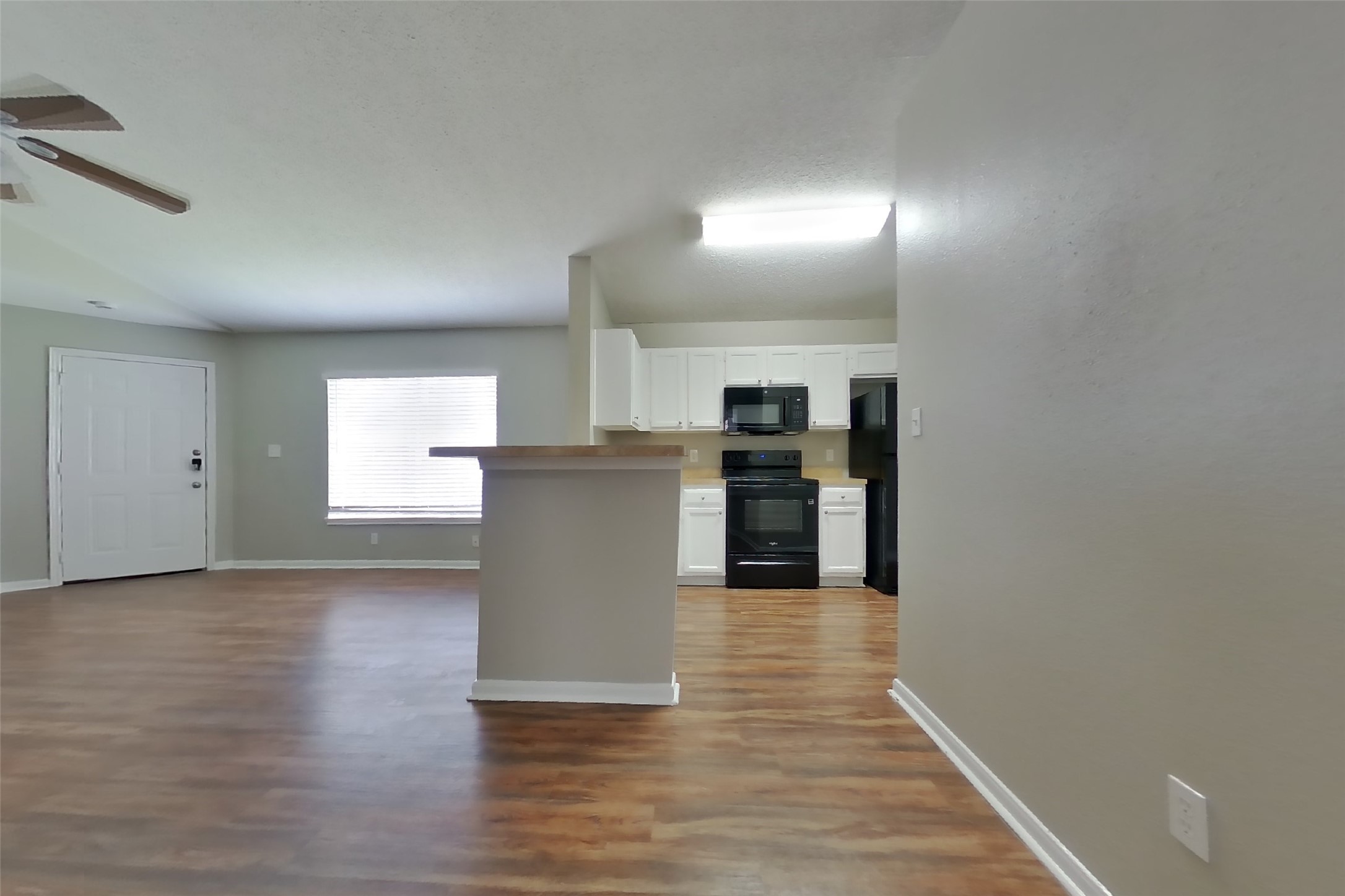 3130 Kelling Street Property Photo 6