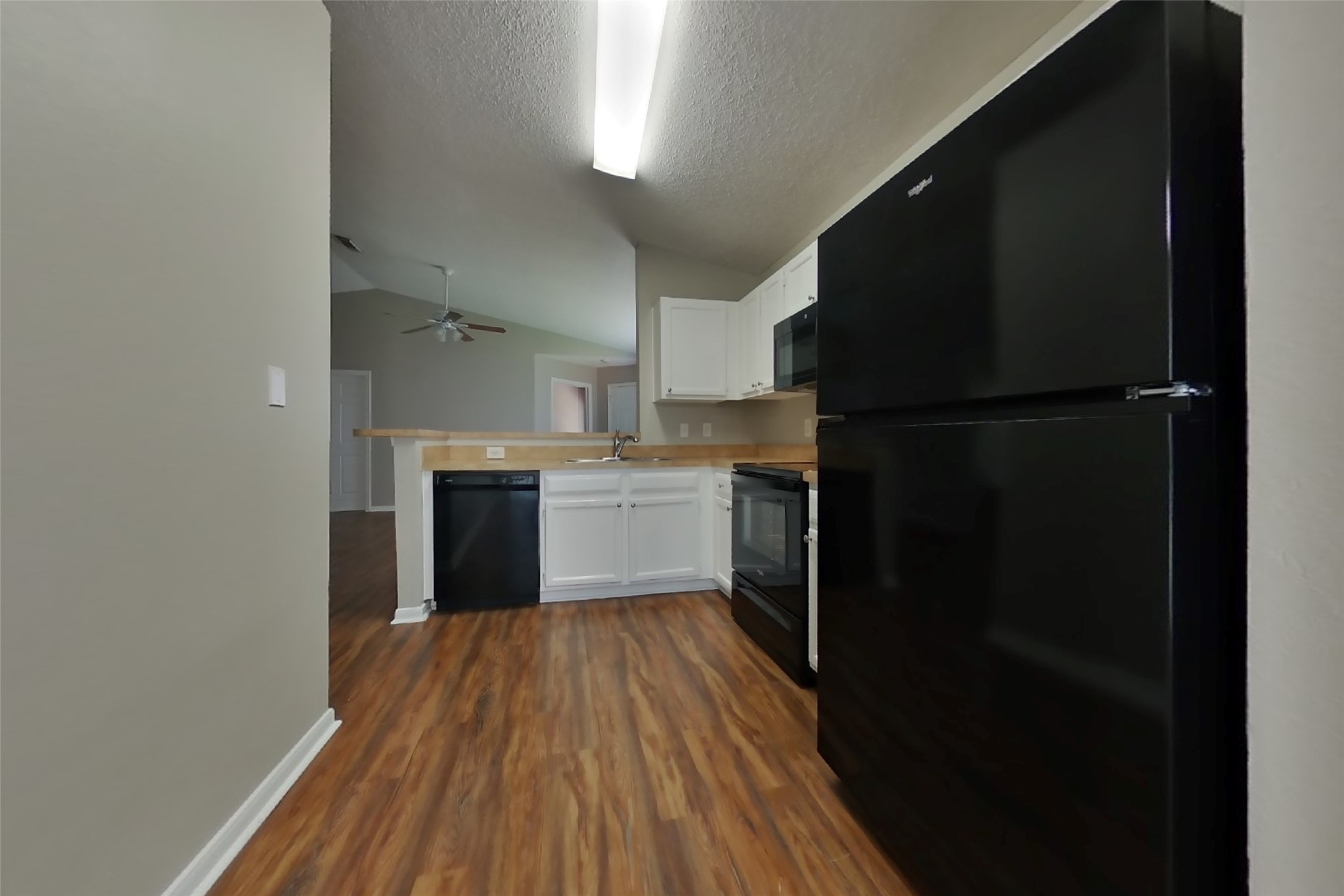 3130 Kelling Street Property Photo 7