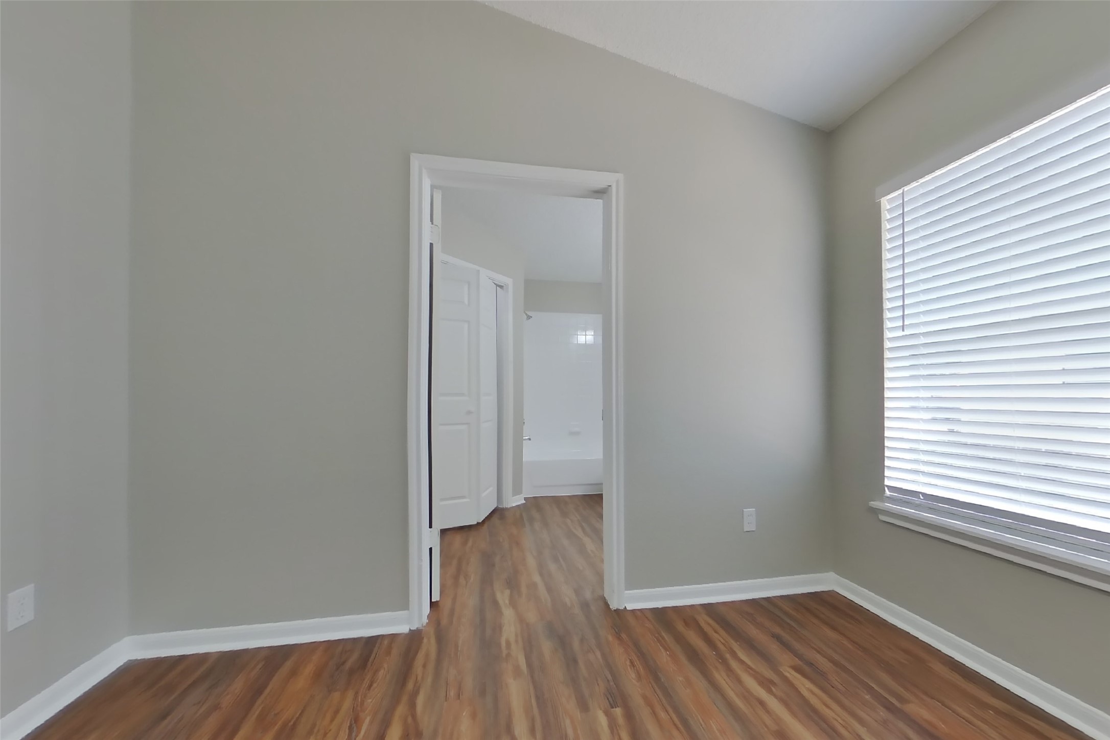 3130 Kelling Street Property Photo 9