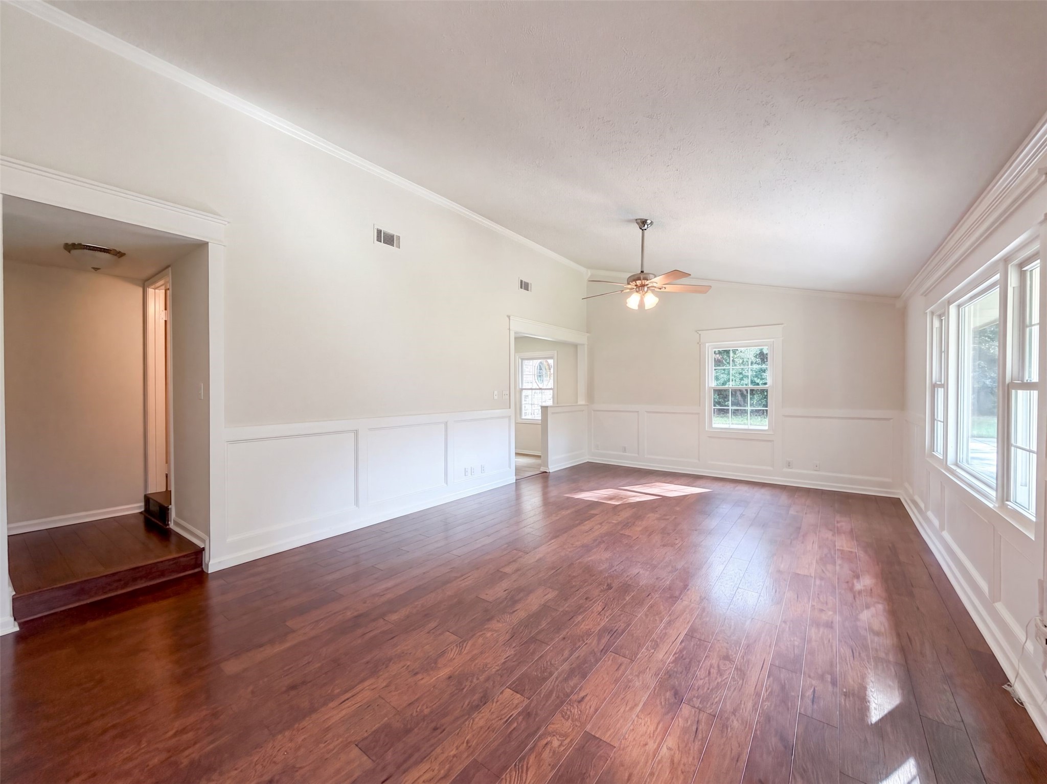 1119 Coe Road Property Photo 3