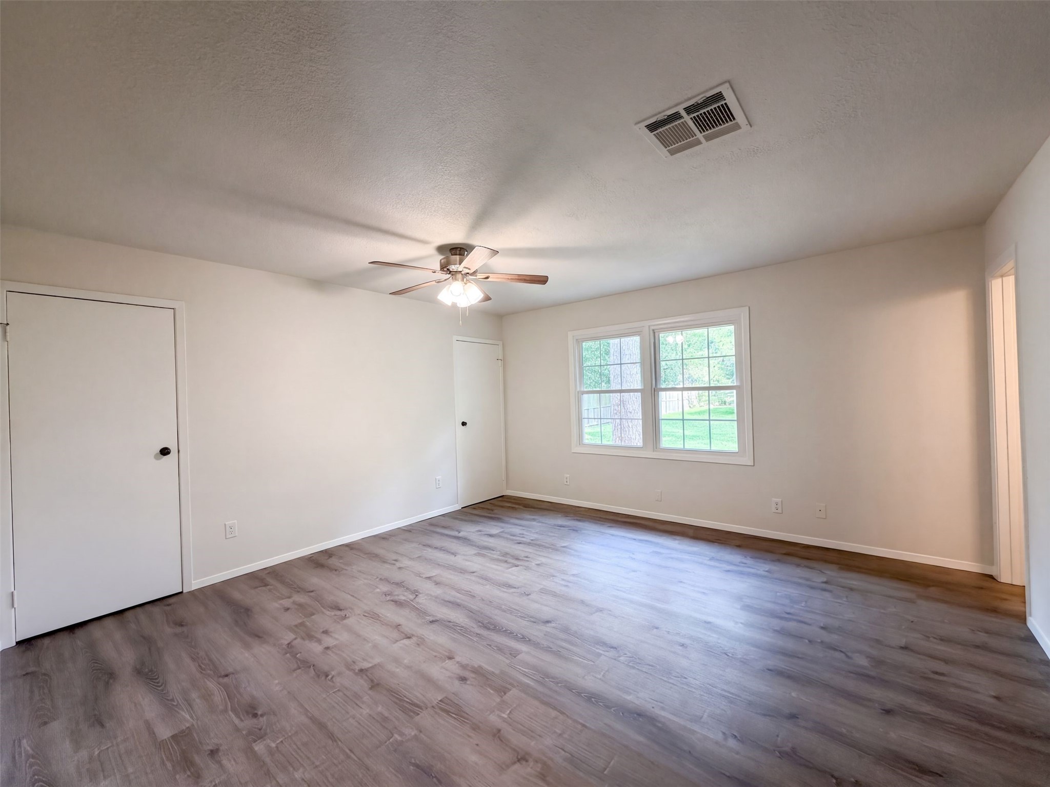 1119 Coe Road Property Photo 4