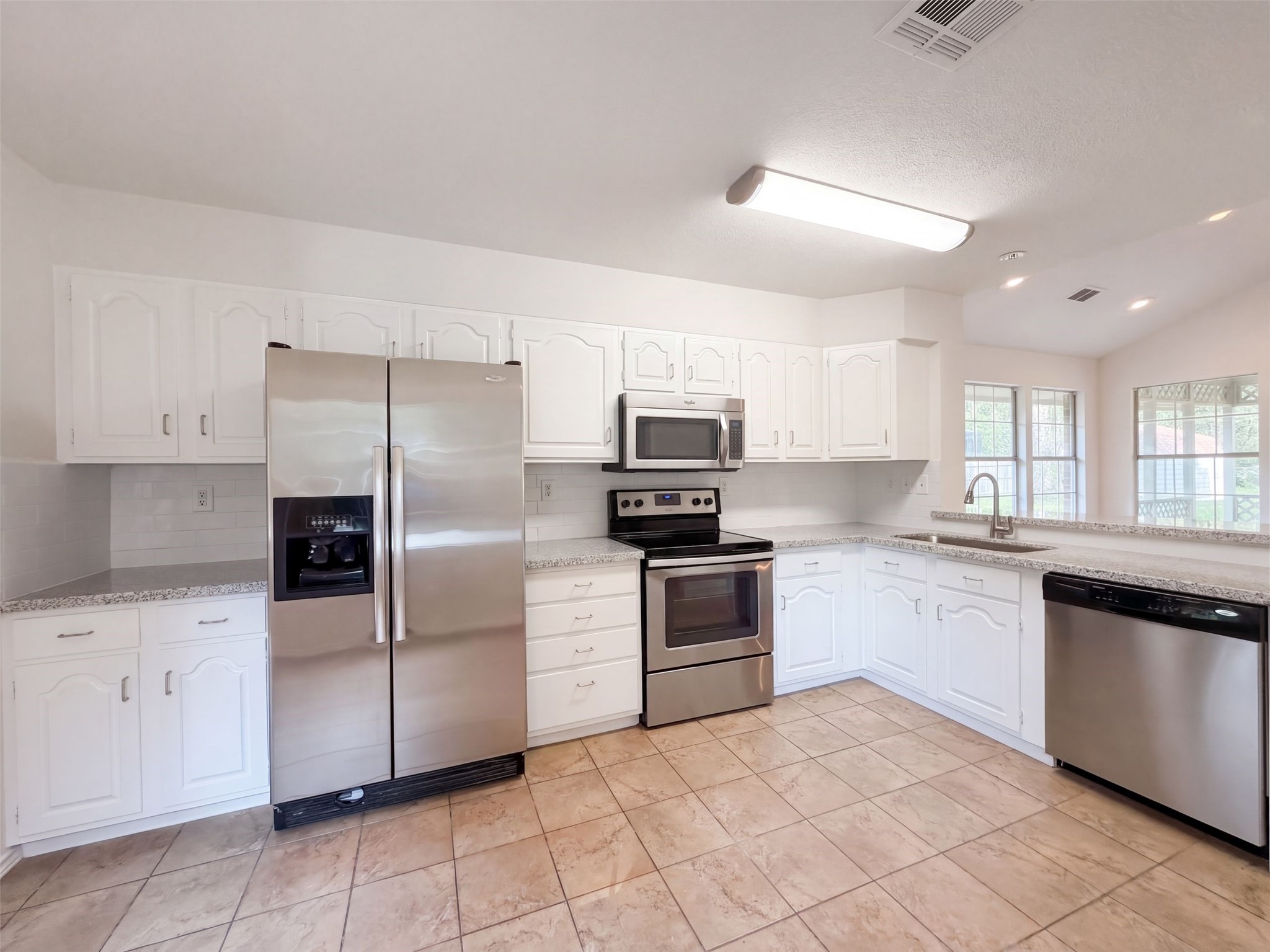 1119 Coe Road Property Photo 6
