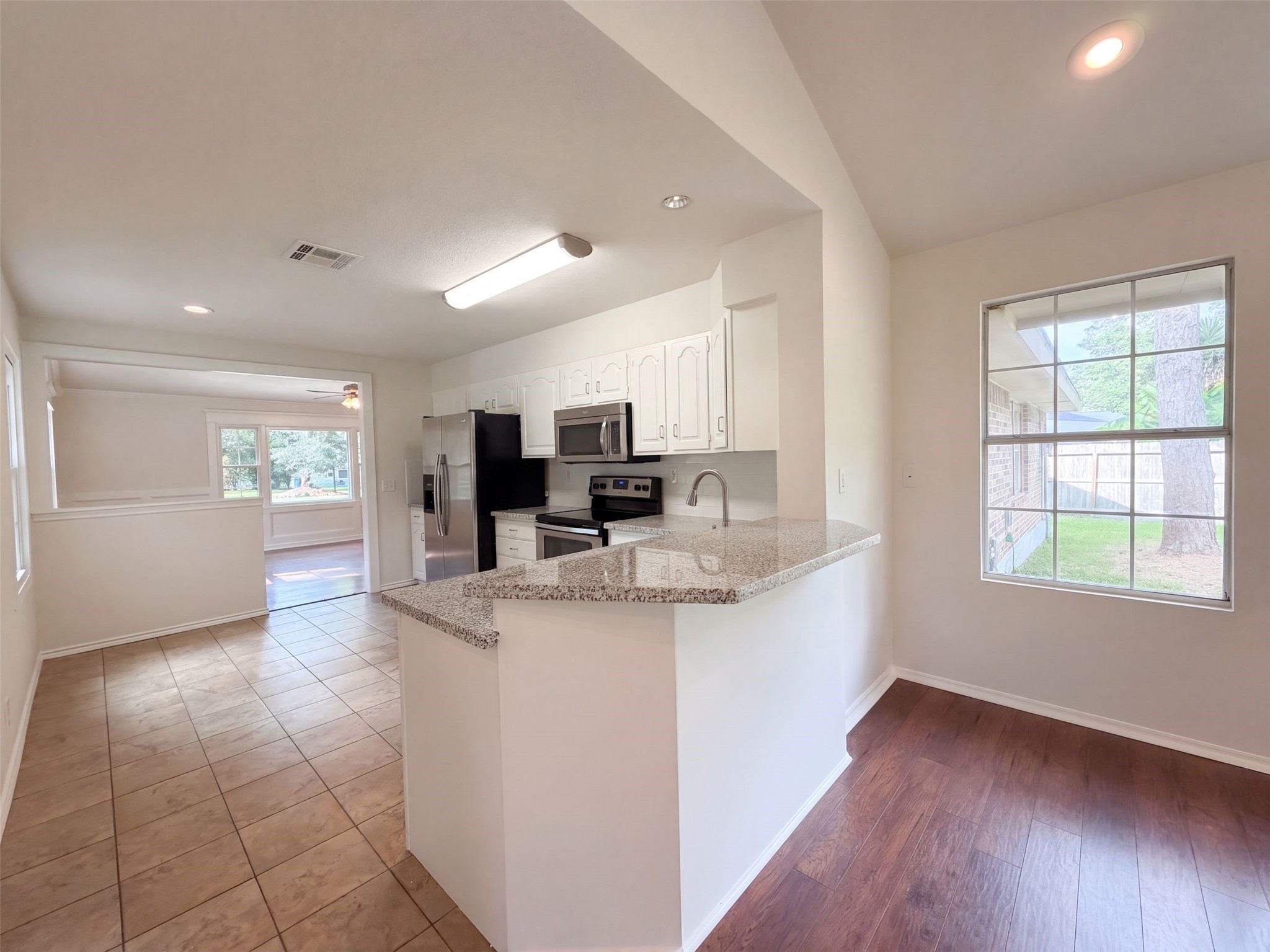 1119 Coe Road Property Photo 7