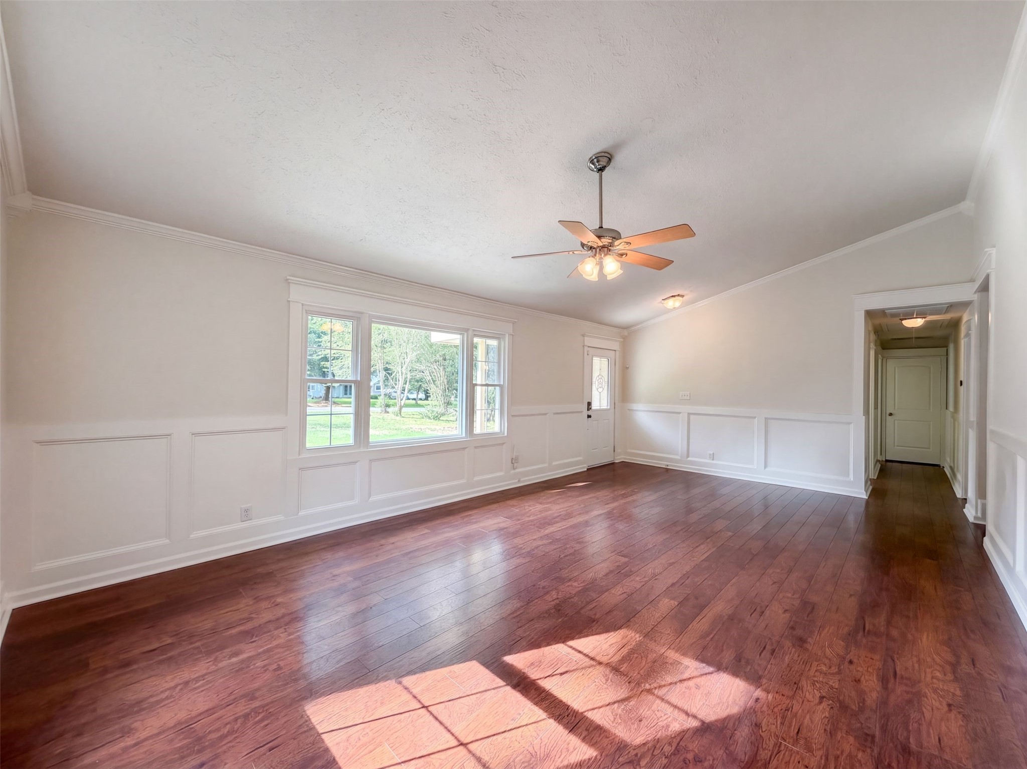 1119 Coe Road Property Photo 8