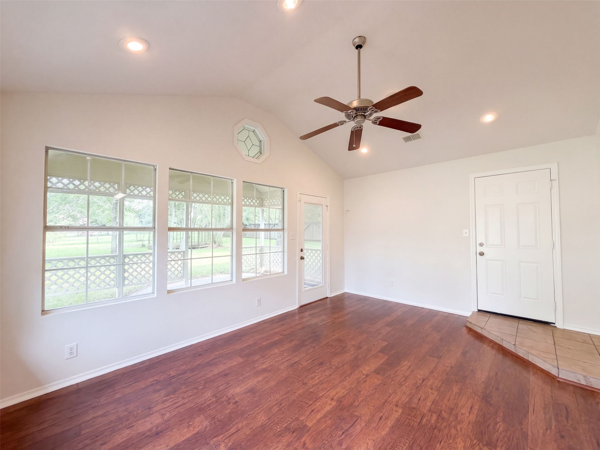 1119 Coe Road Property Photo 9