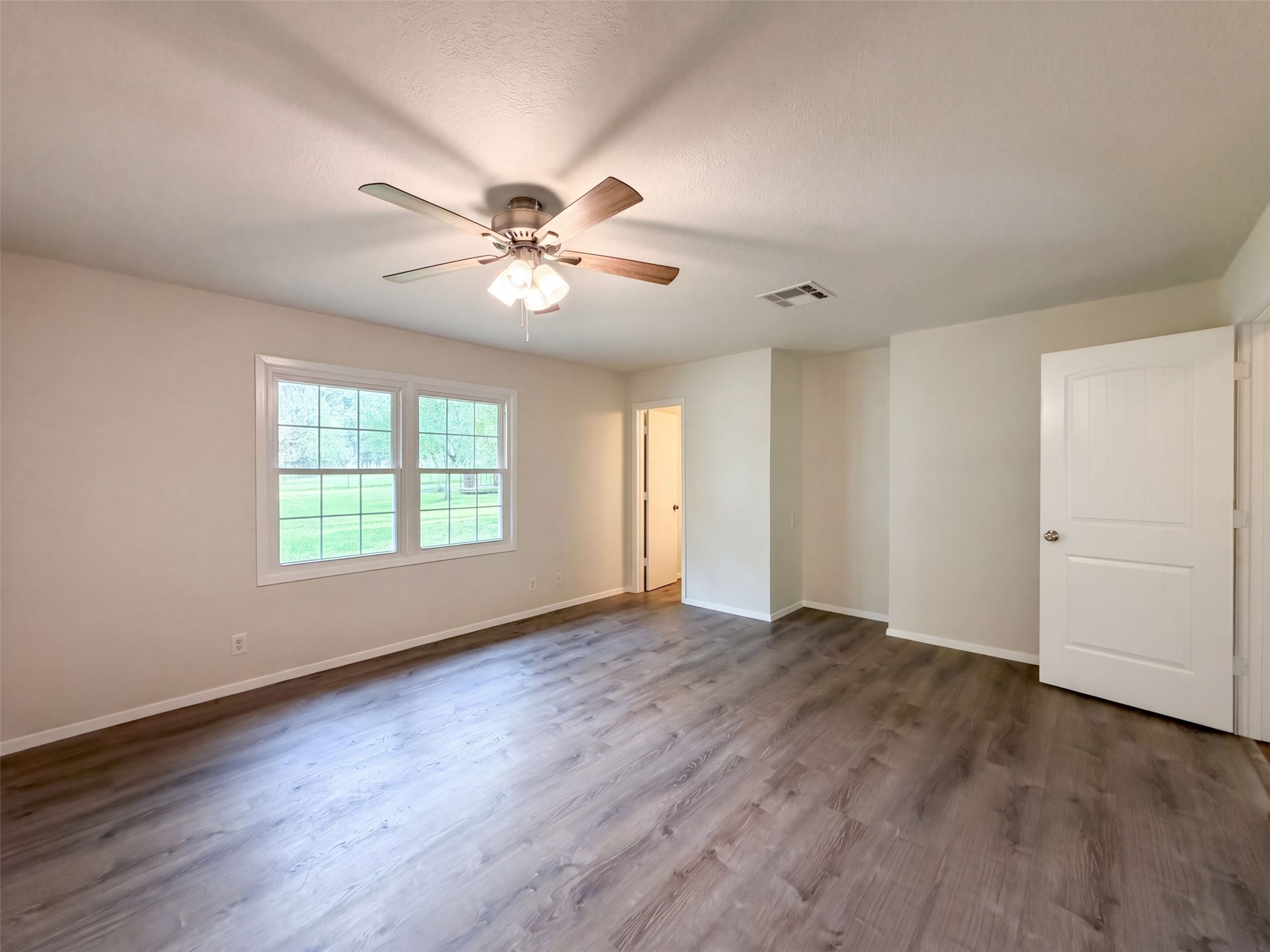 1119 Coe Road Property Photo 12