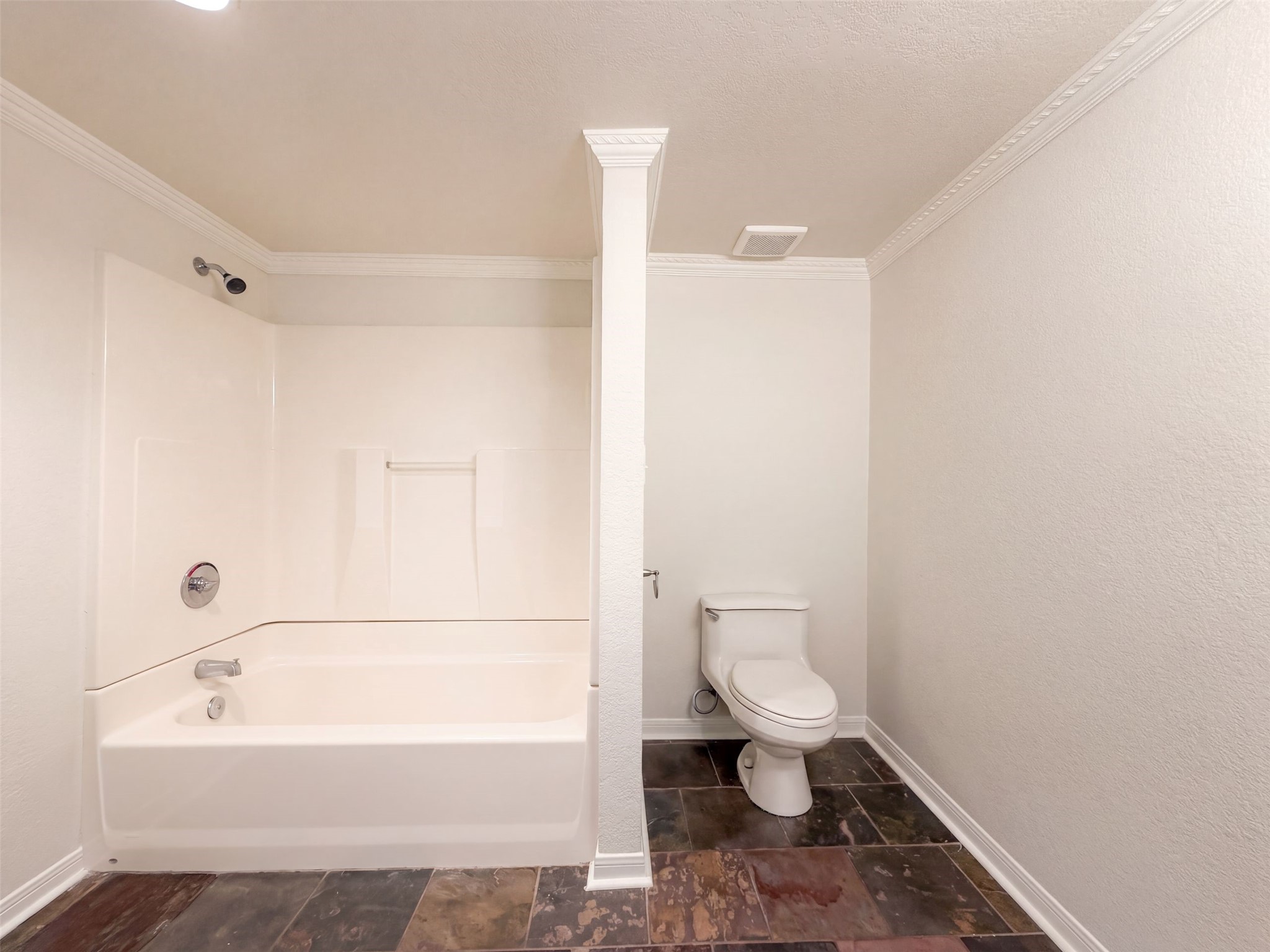 1119 Coe Road Property Photo 13