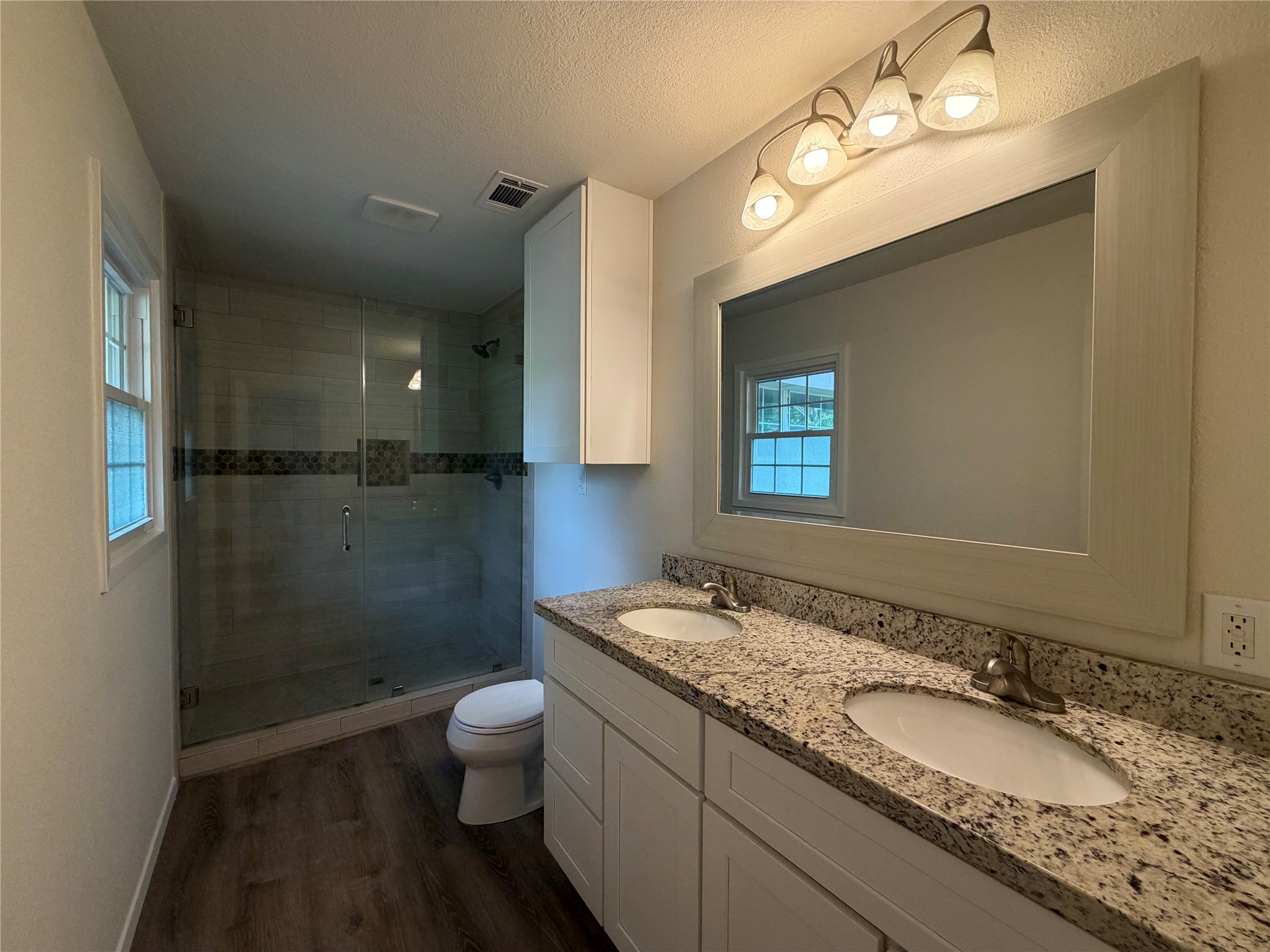 1119 Coe Road Property Photo 15