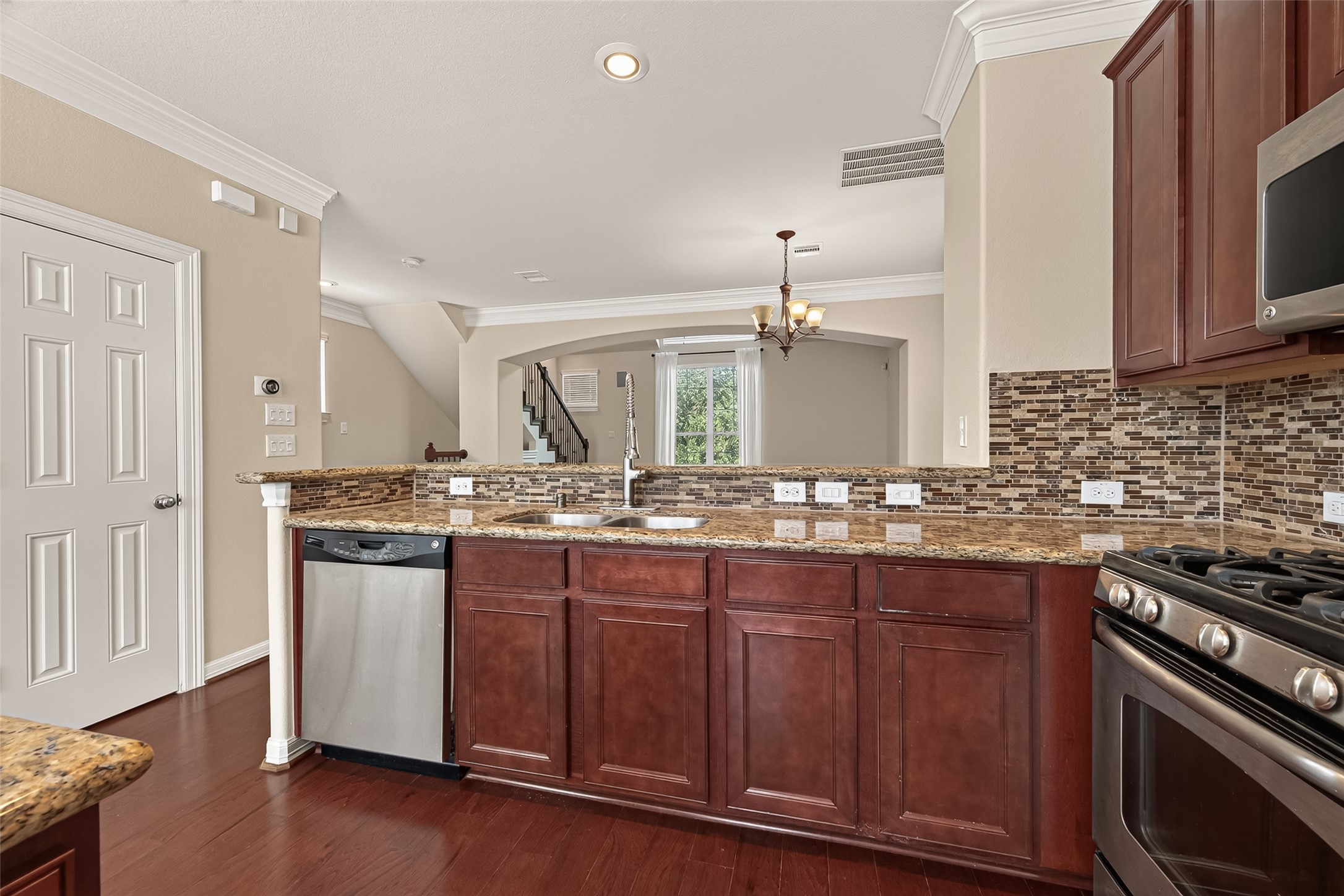 888 Fisher Street Property Photo 4