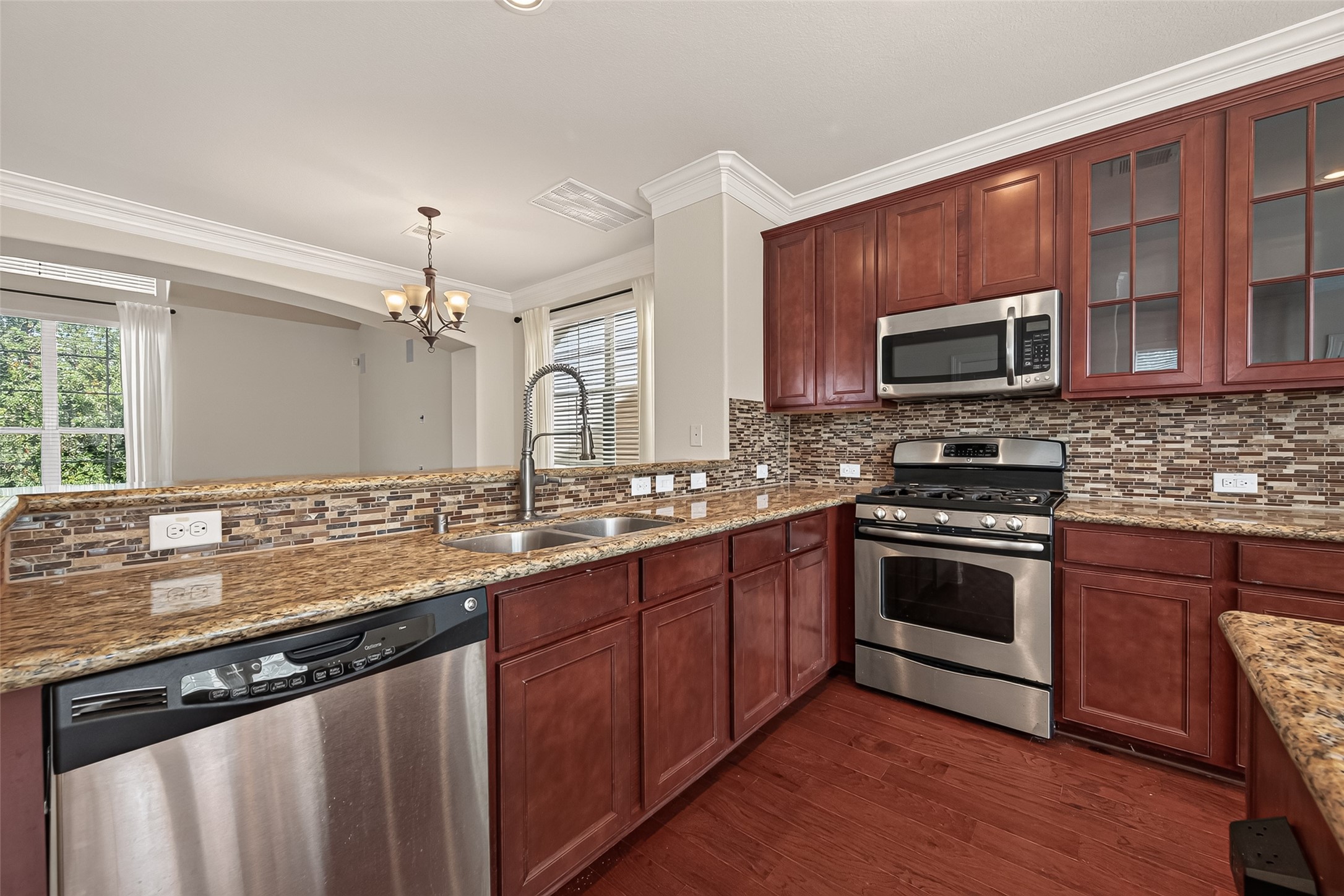 888 Fisher Street Property Photo 5