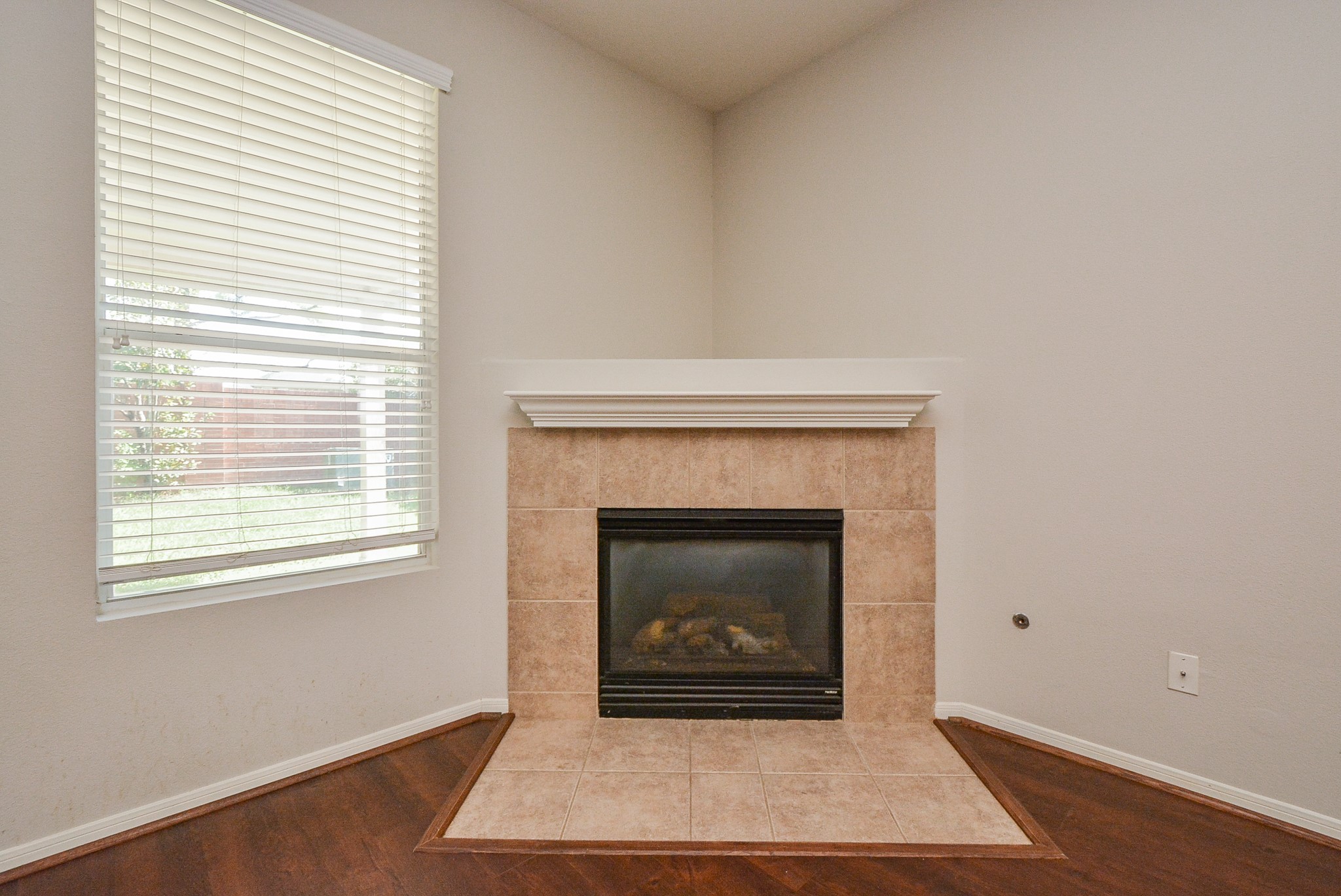15506 Hickory Dale Street Property Photo 11