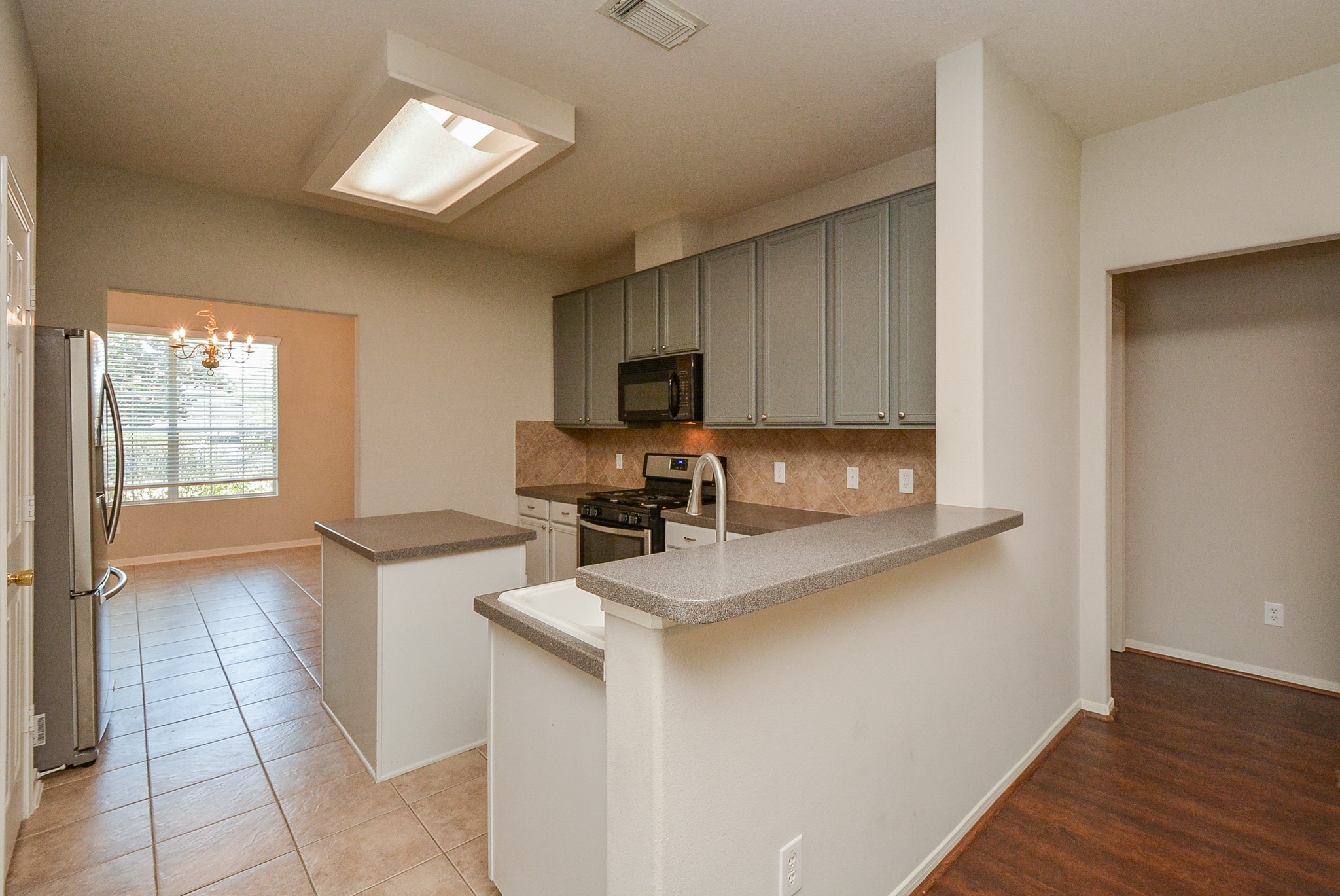 15506 Hickory Dale Street Property Photo 12