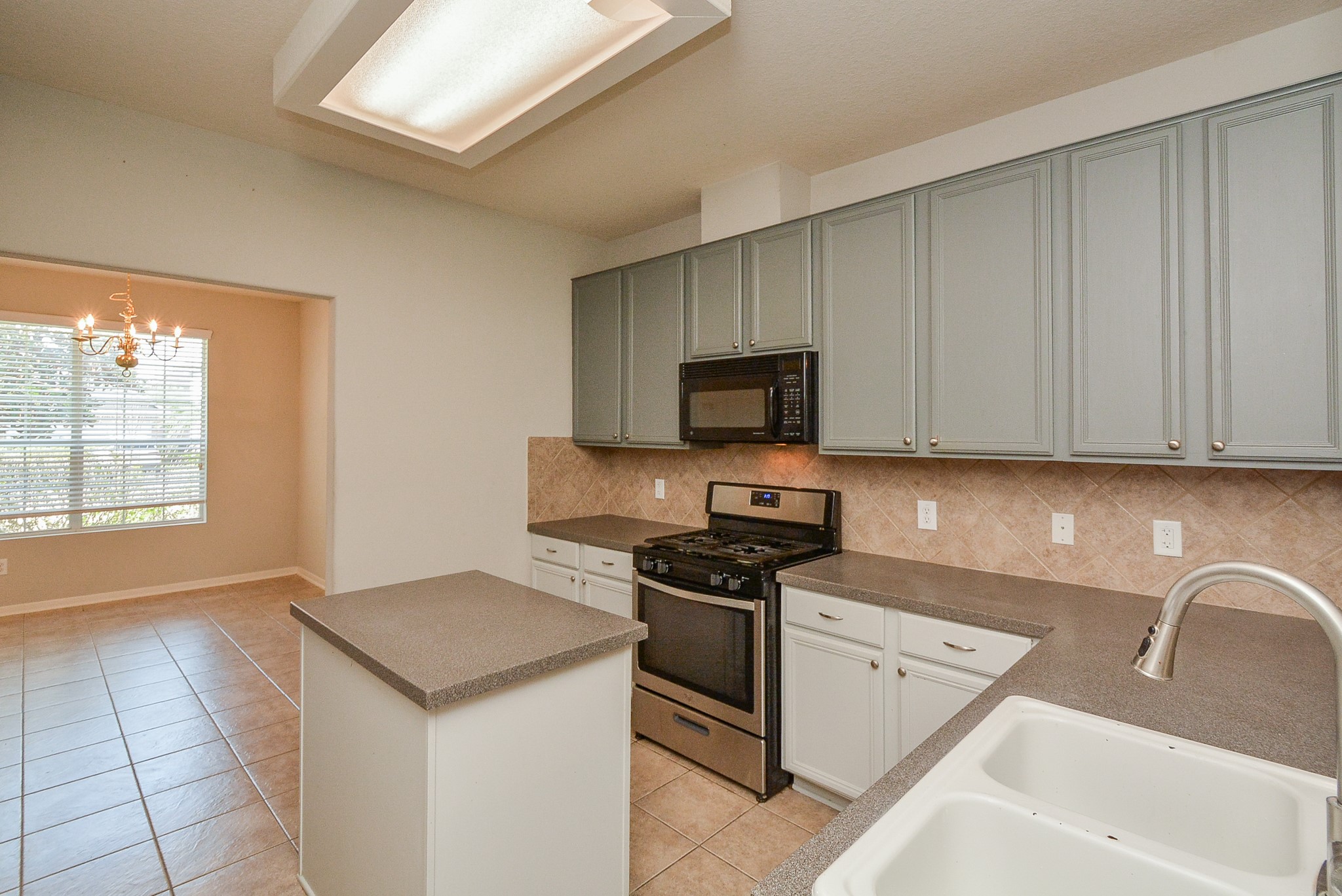 15506 Hickory Dale Street Property Photo 14