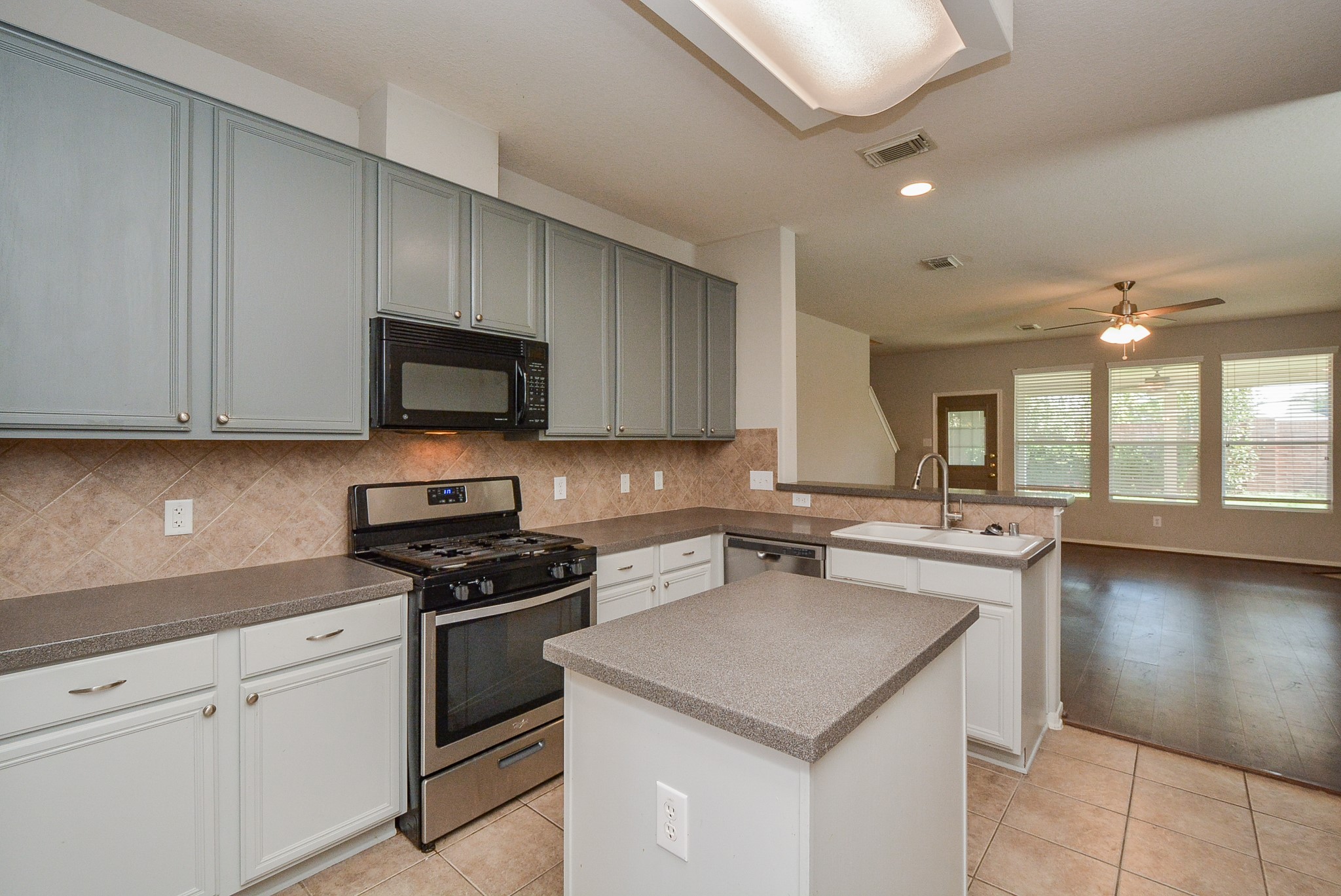 15506 Hickory Dale Street Property Photo 15