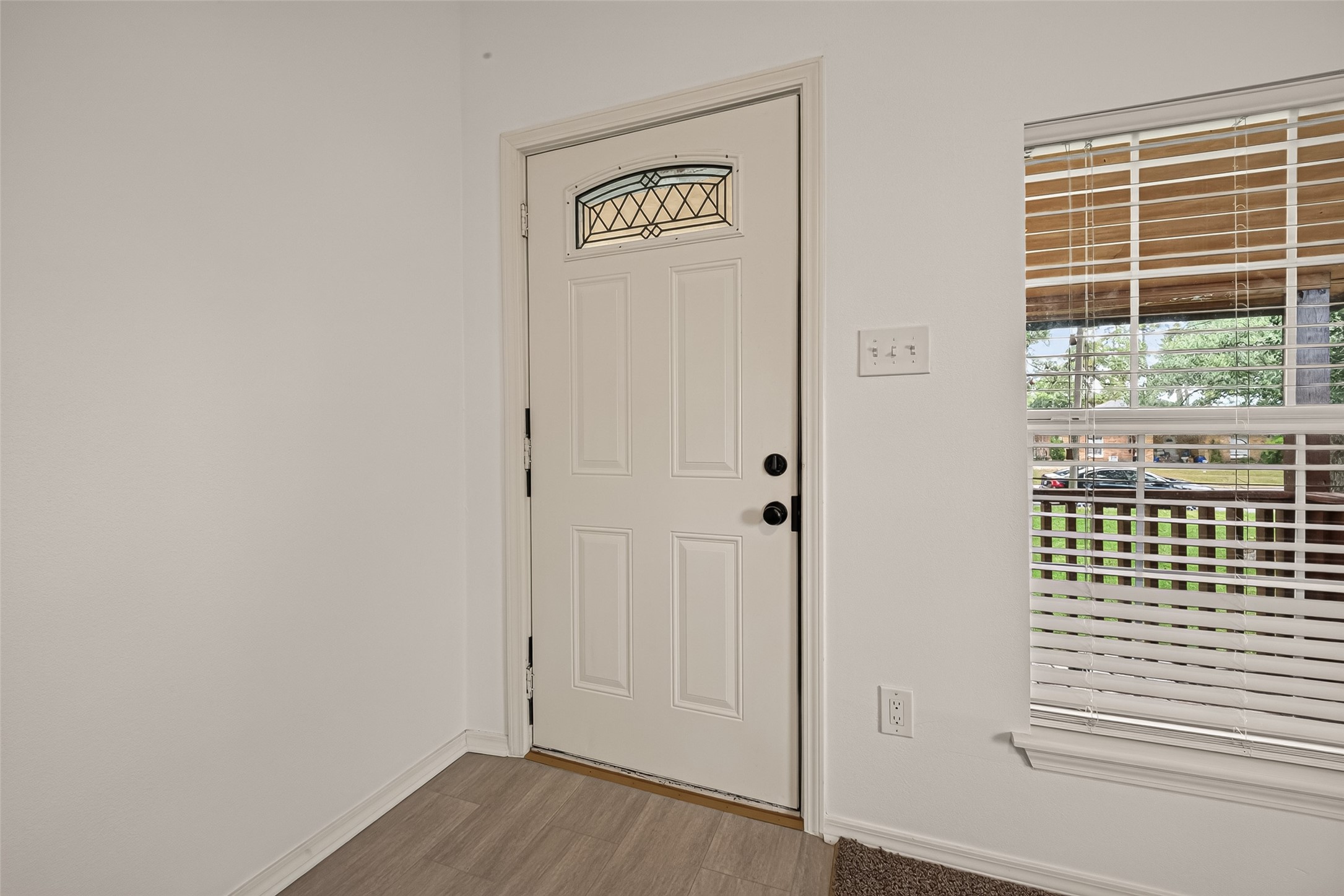 1511 W Dumble Street Property Photo 4