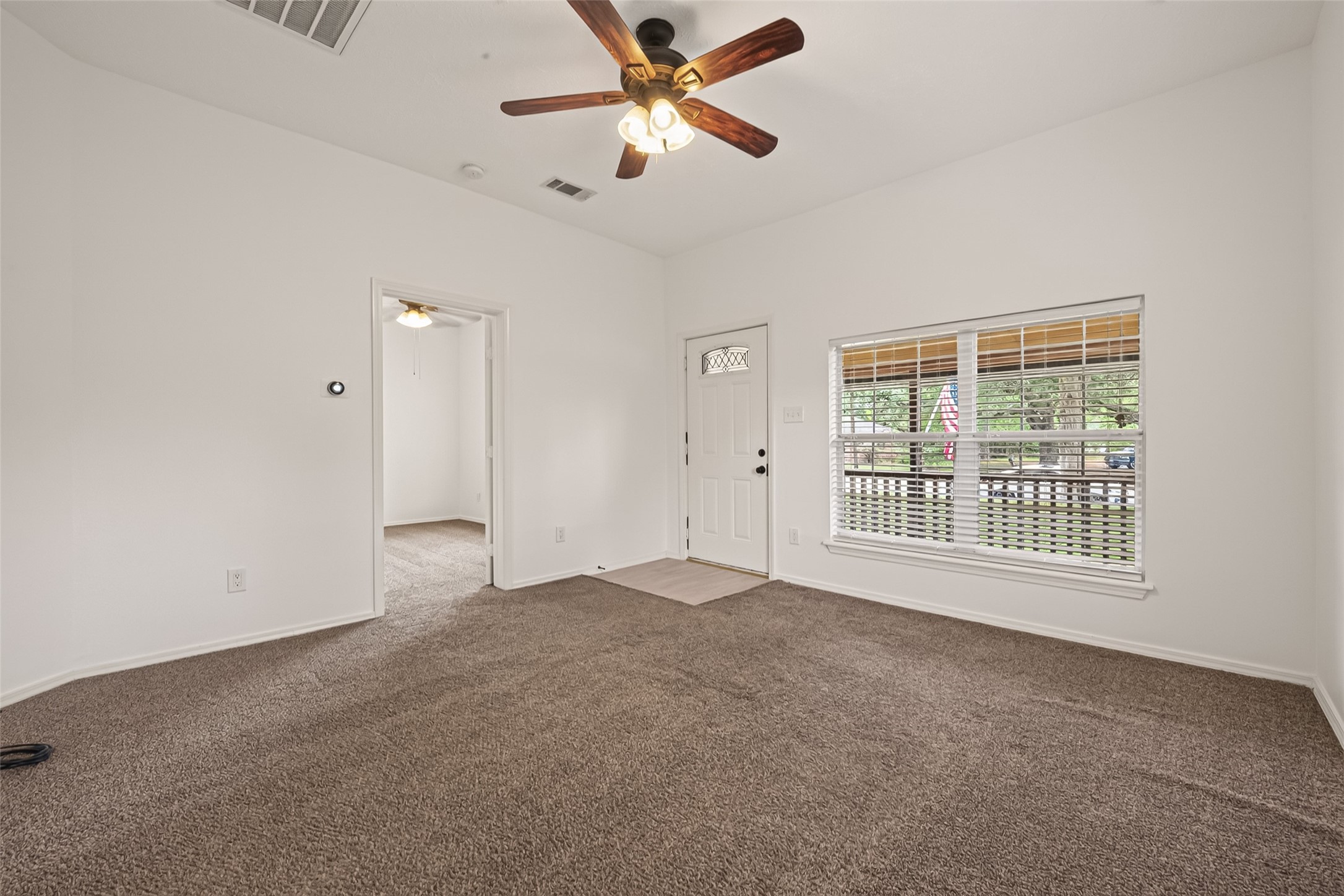 1511 W Dumble Street Property Photo 9