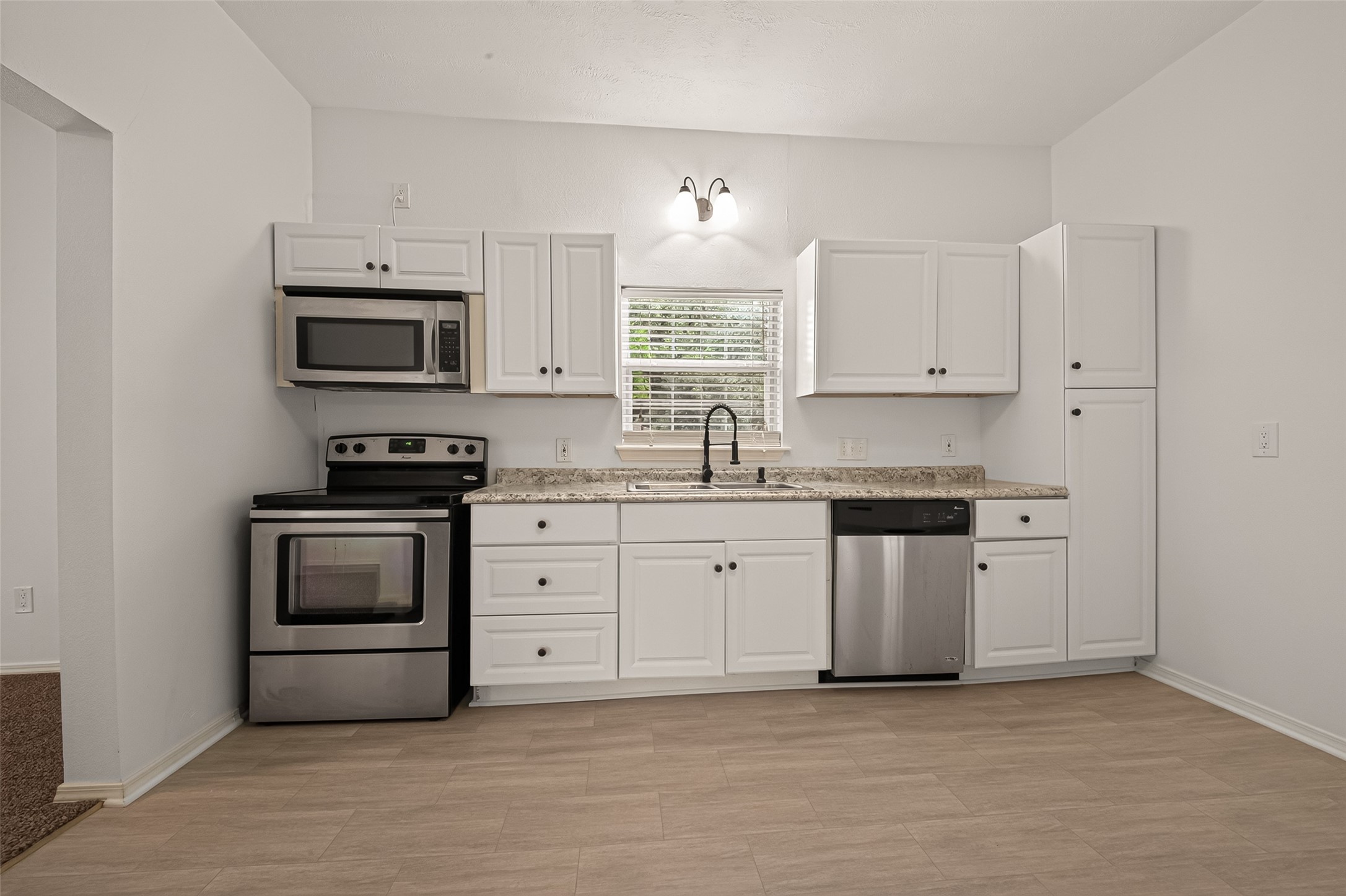 1511 W Dumble Street Property Photo 13