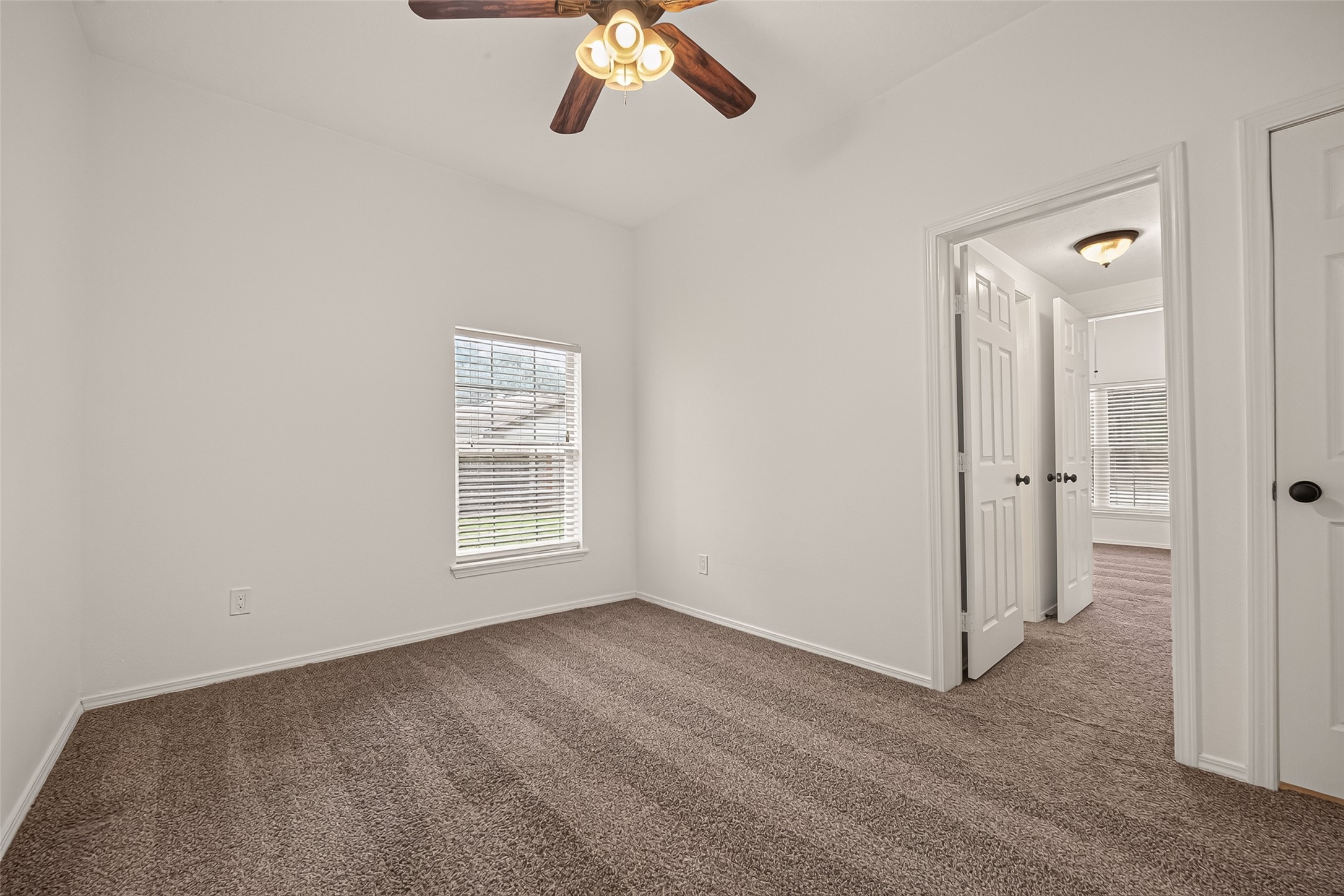 1511 W Dumble Street Property Photo 14
