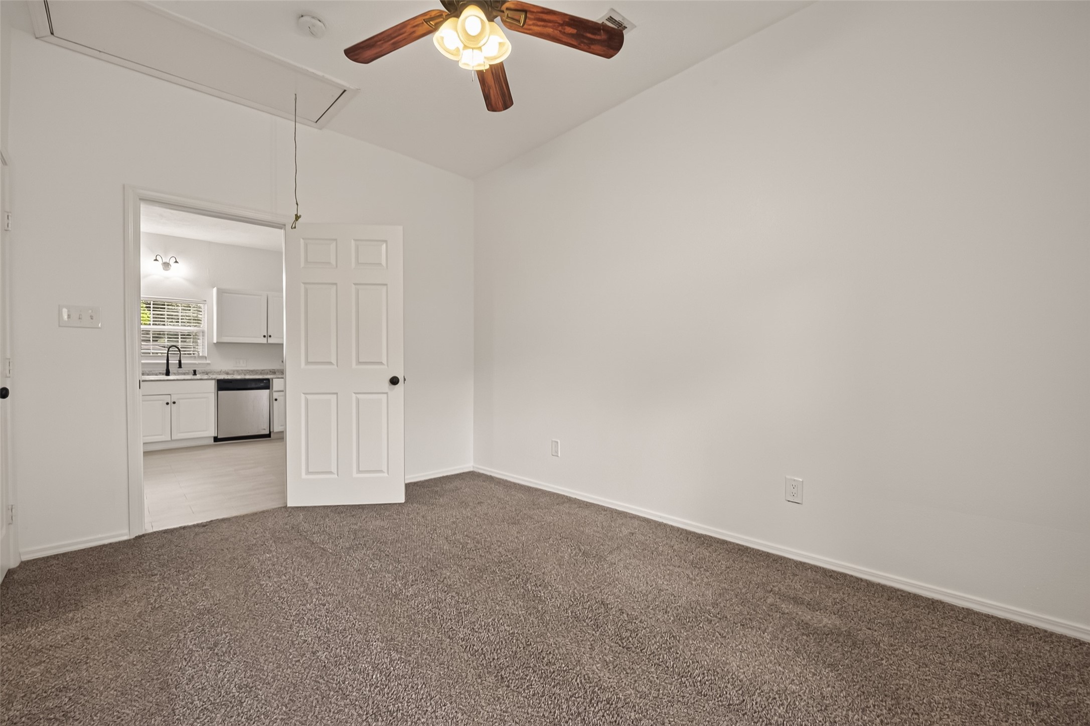 1511 W Dumble Street Property Photo 16