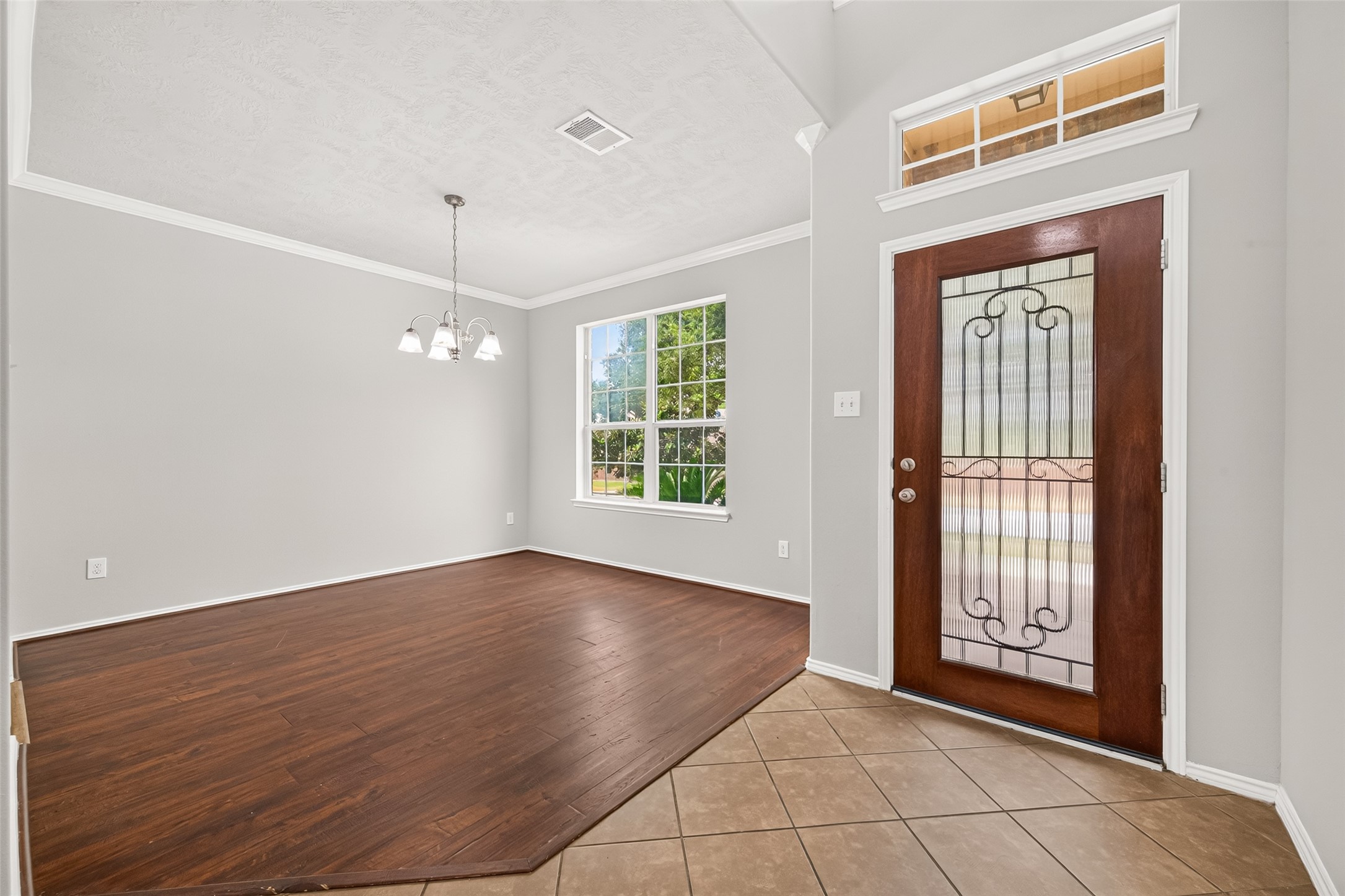 3508 Oakville Drive Property Photo 7