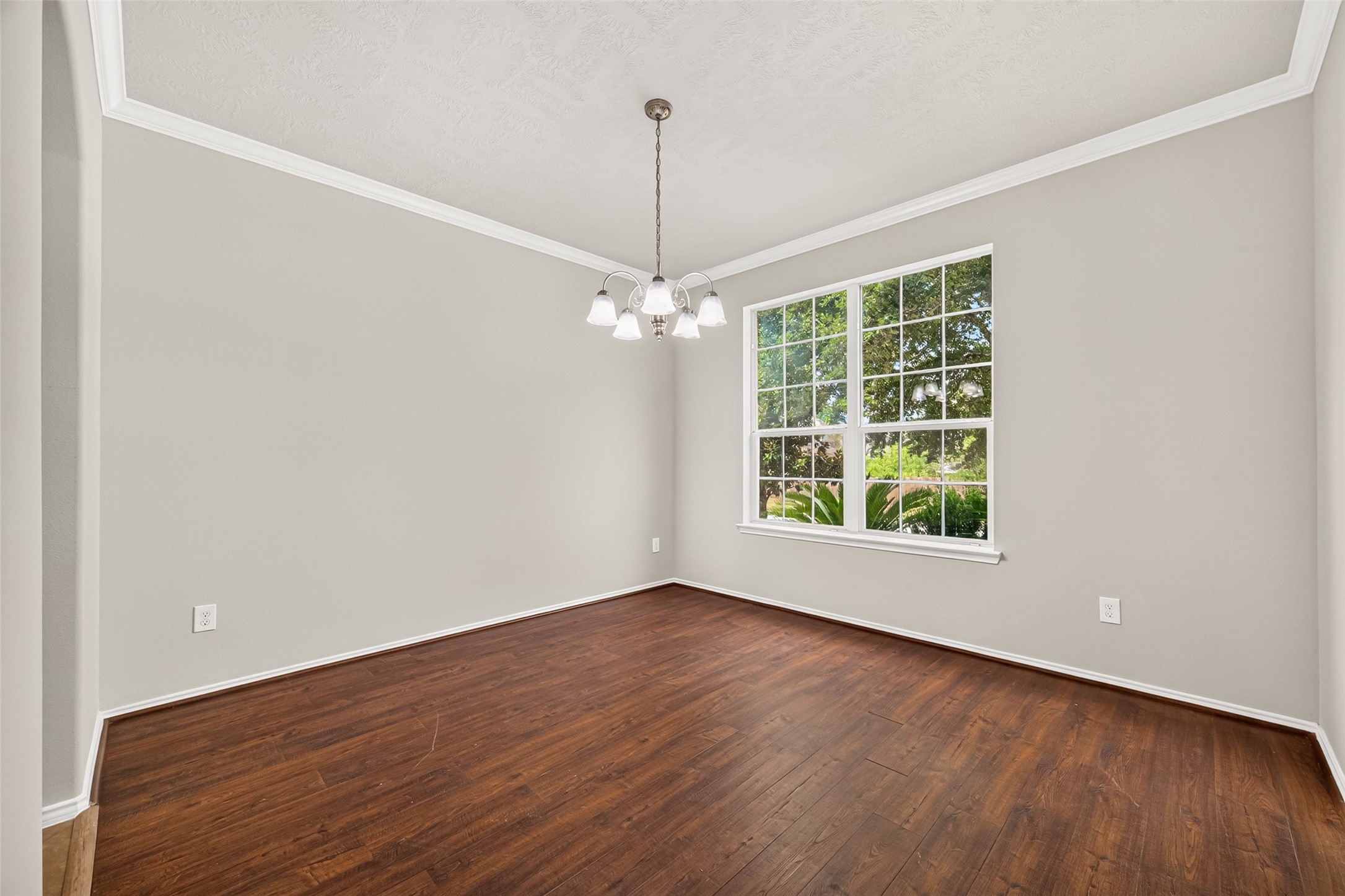 3508 Oakville Drive Property Photo 10