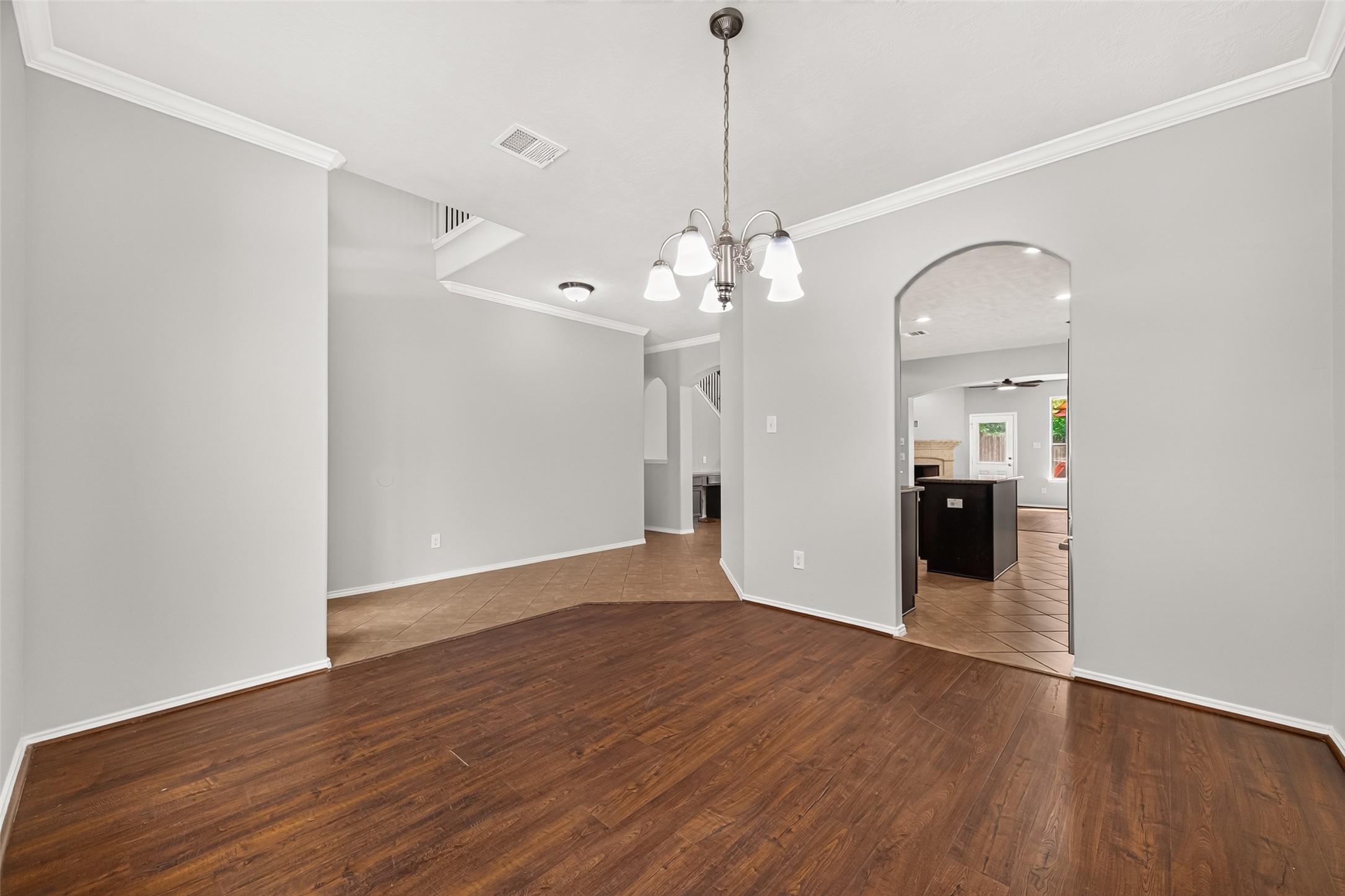 3508 Oakville Drive Property Photo 11