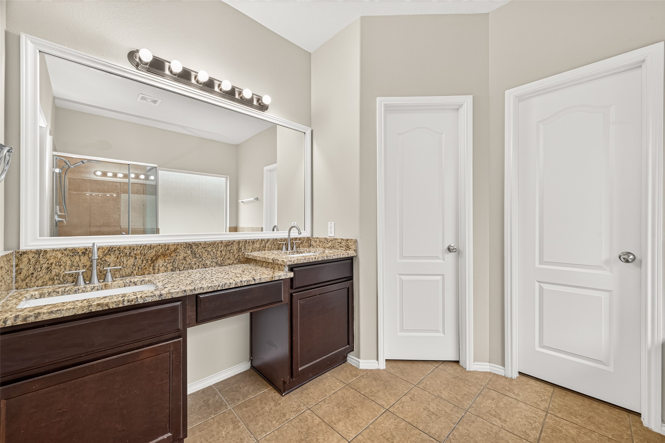 3508 Oakville Drive Property Photo 28