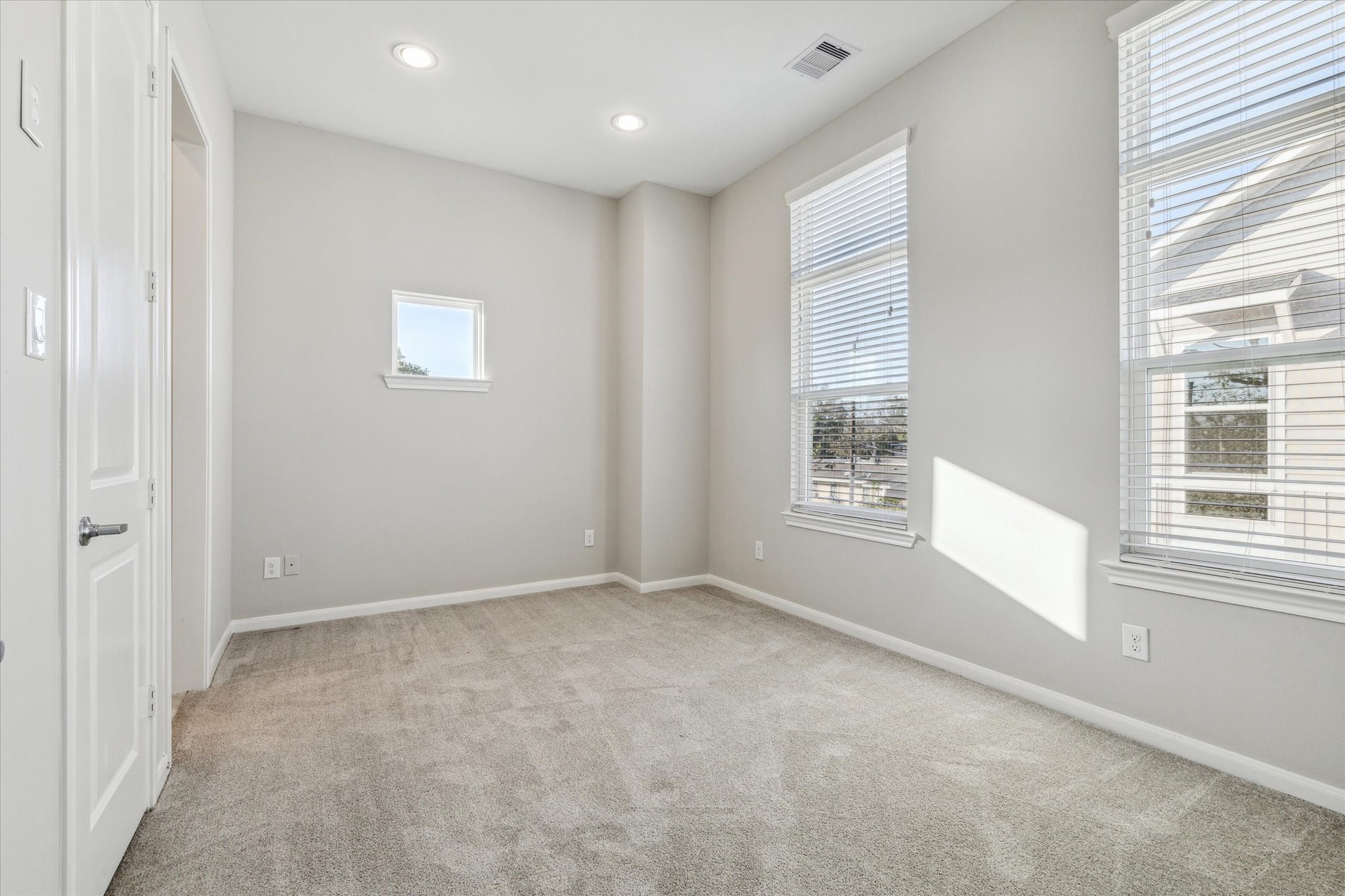 5610 Patrick Street A Property Photo 7
