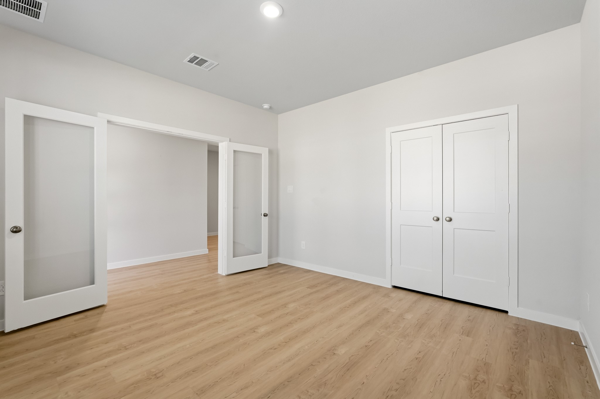 17215 White Peace Drive Property Photo 3