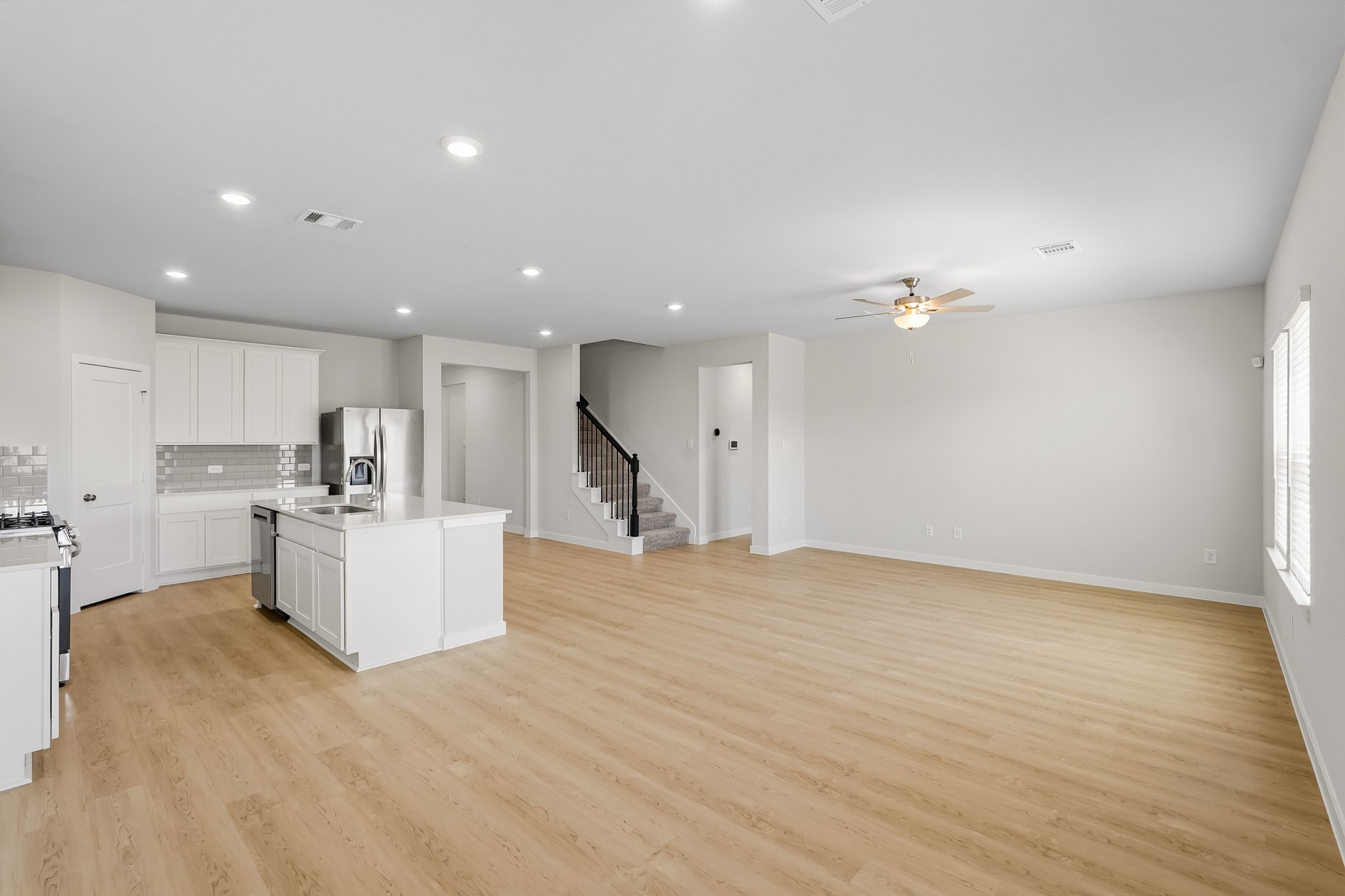 17215 White Peace Drive Property Photo 9