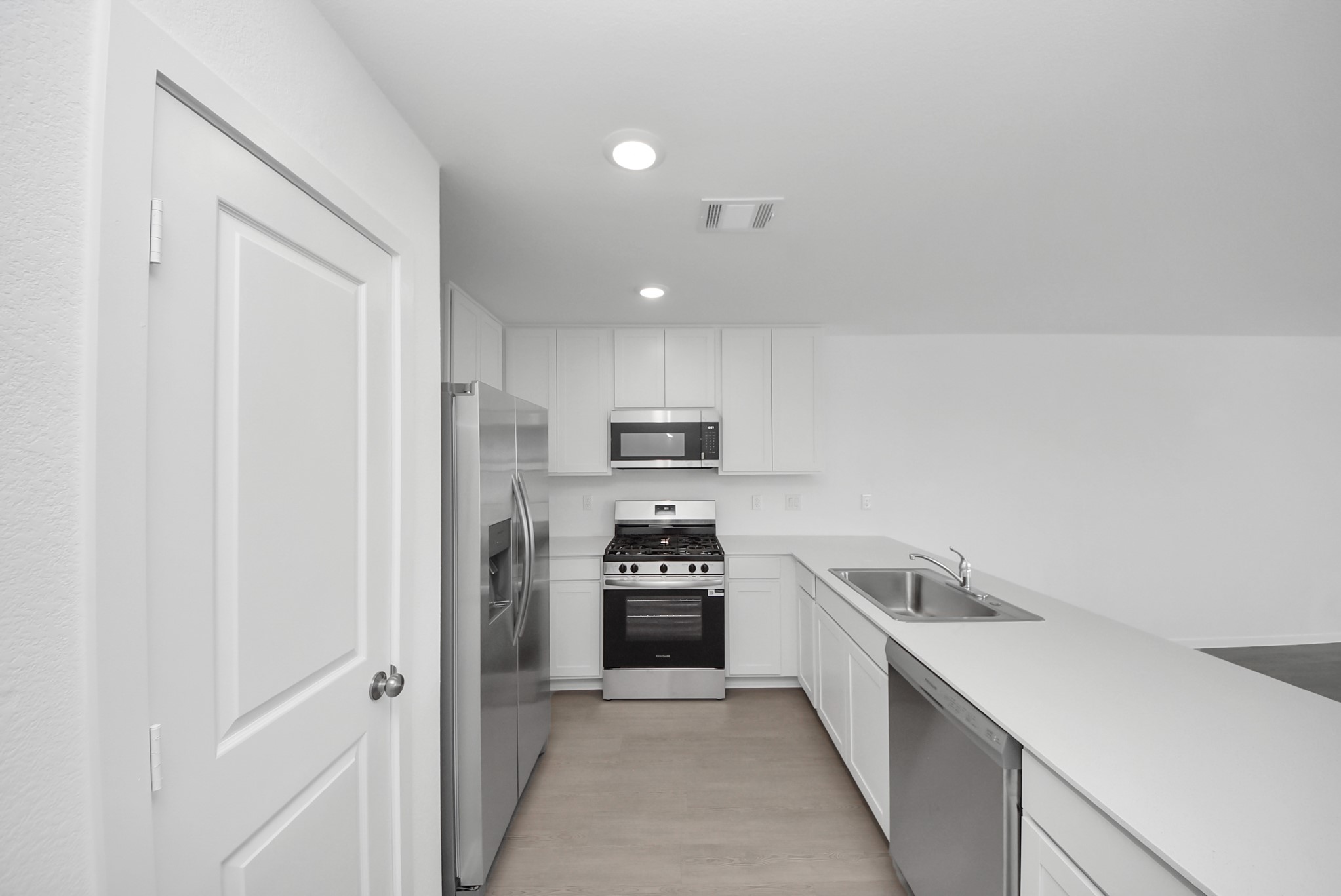 10411 Birds Nest Drive Property Photo 6