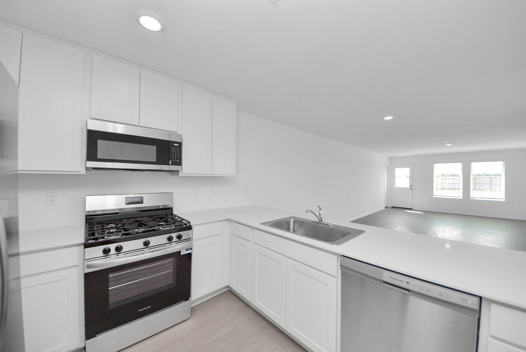 10411 Birds Nest Drive Property Photo 8