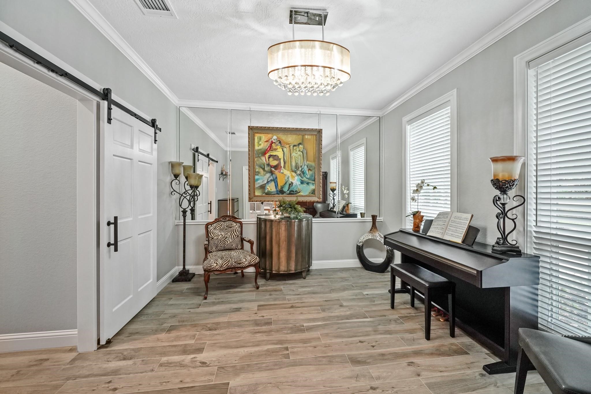 25 The Oval Street Property Photo 9