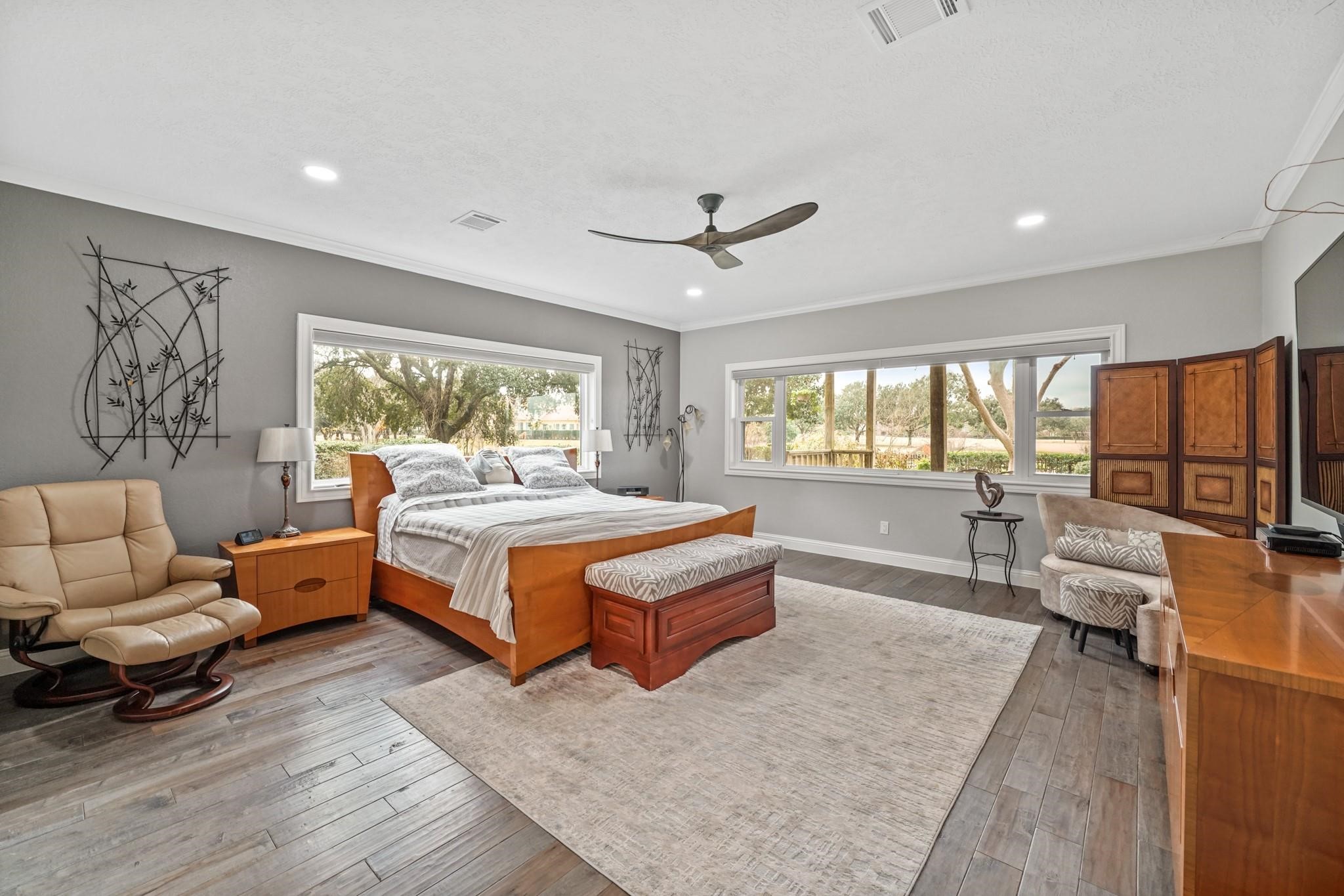 25 The Oval Street Property Photo 19