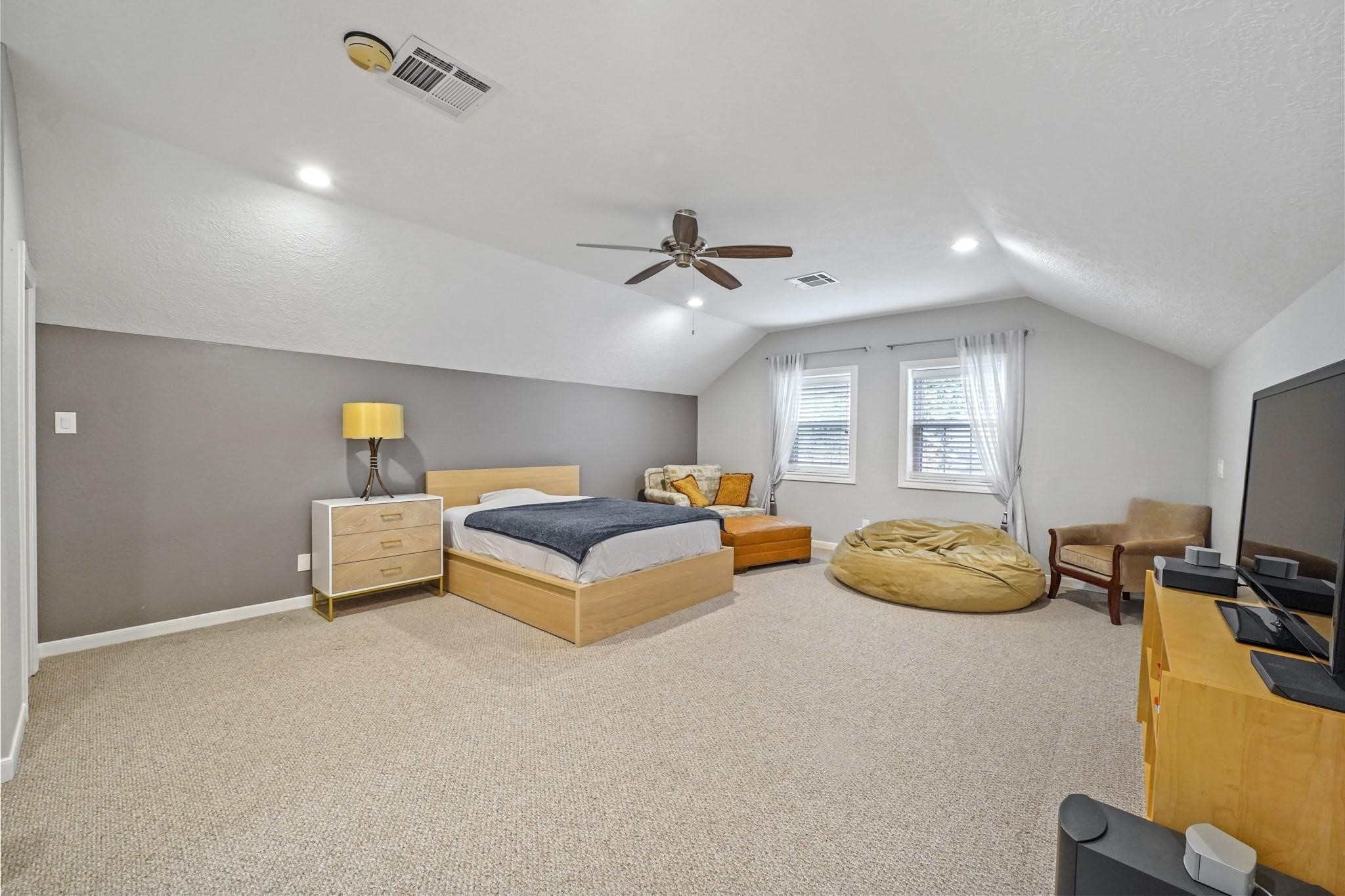 25 The Oval Street Property Photo 27