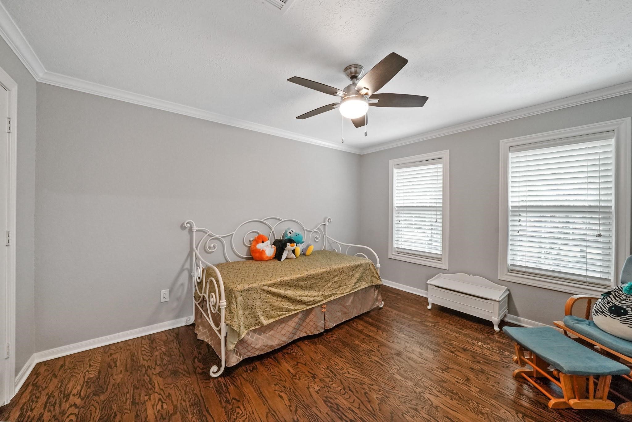 25 The Oval Street Property Photo 32