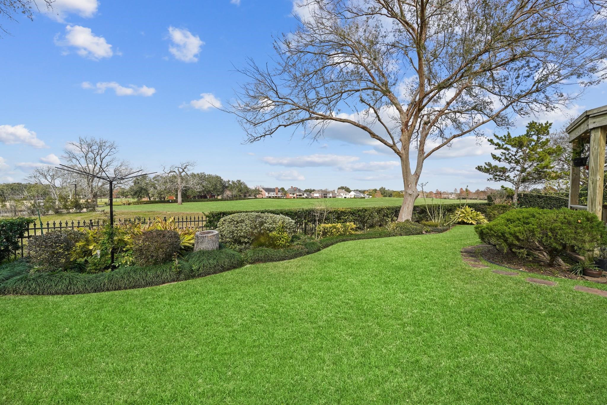 25 The Oval Street Property Photo 37
